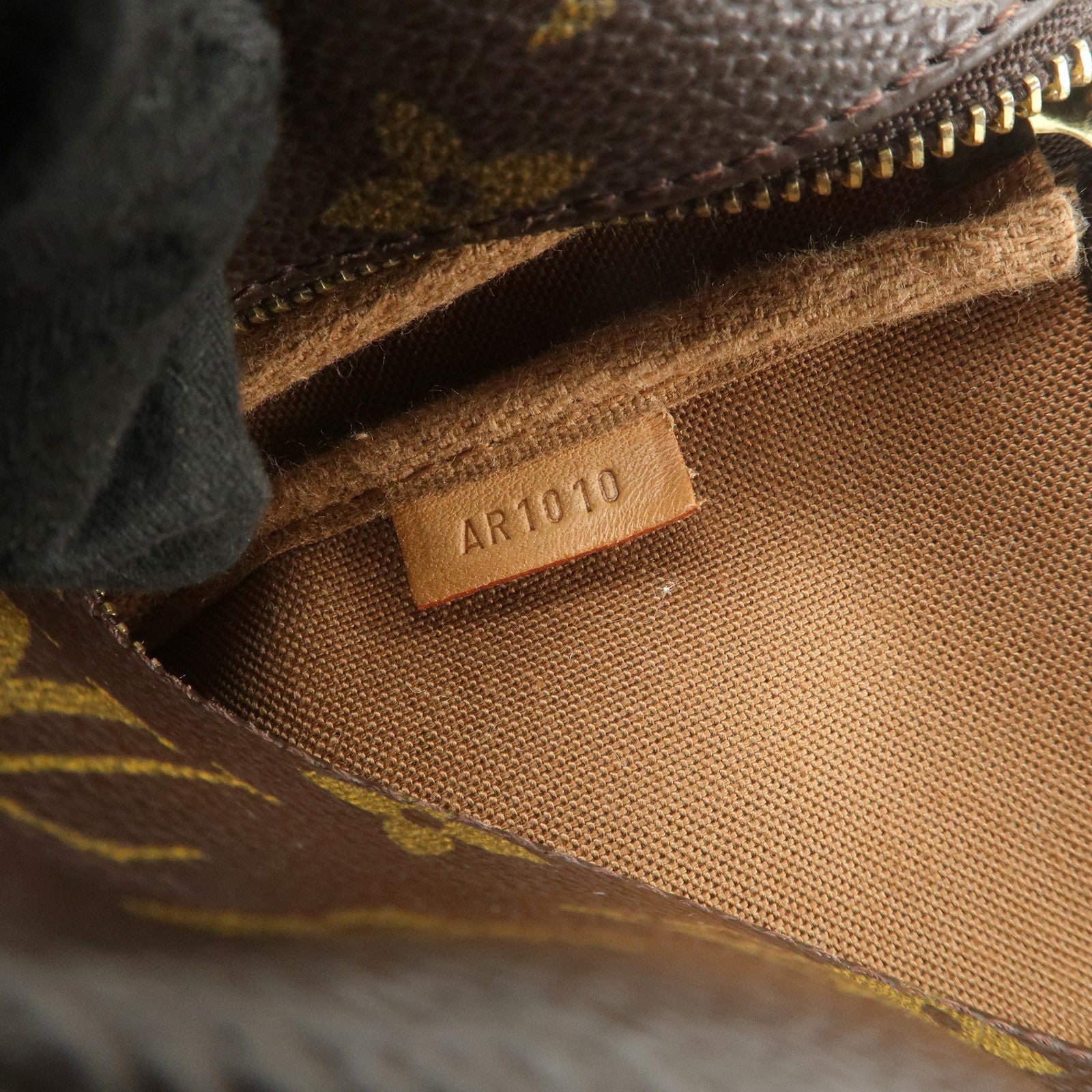 Louis Vuitton Monogram Pochette Accessoires Pouch Hand Bag M51980