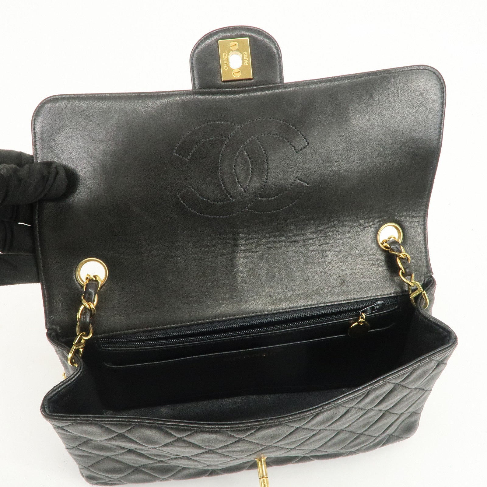 CHANEL Matelasse Lamb Skin Chain Shoulder Bag Black A01112