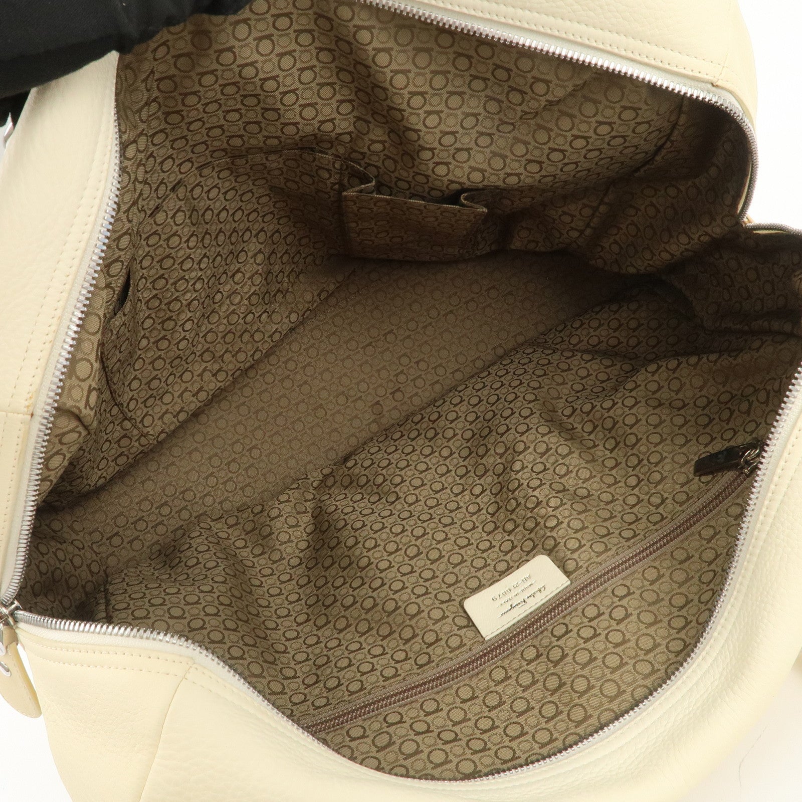 Ferragamo Gancini Logo Leather Shoulder Bag Hand Bag Beige