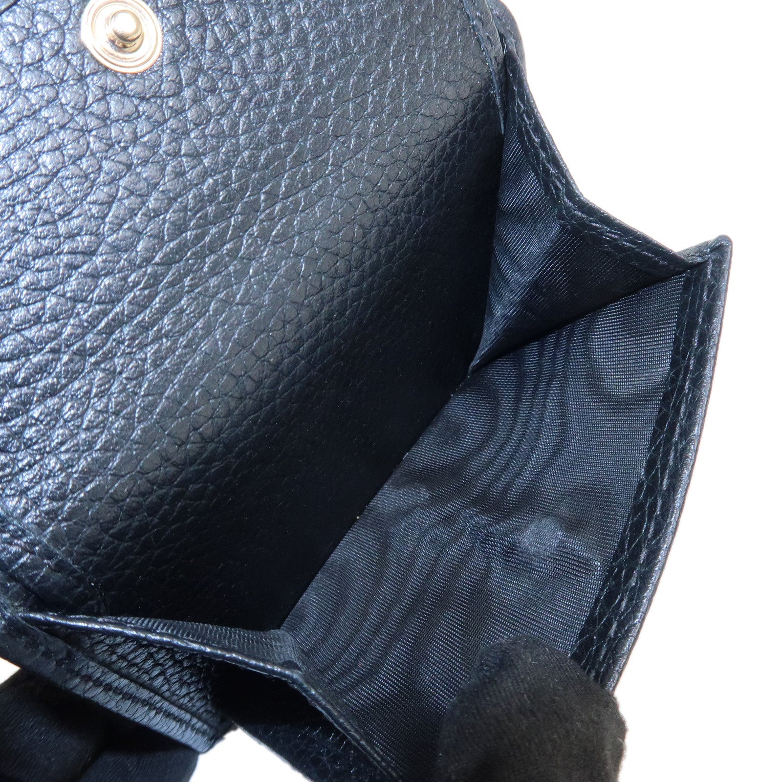 GUCCI SOHO Interlocking G Calf Leather Compact Wallet Black 598207