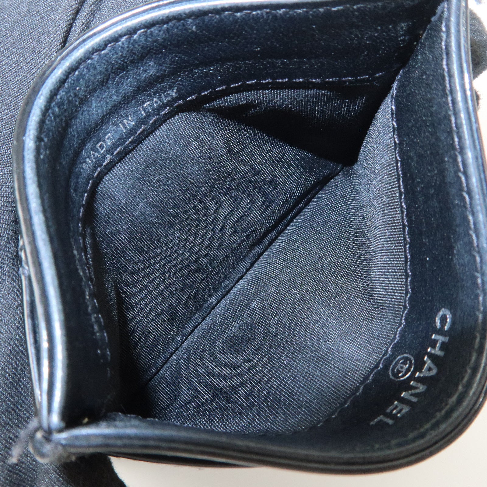 CHANEL COCO Mark Matelasse Patent Leather Card Case Black A48703