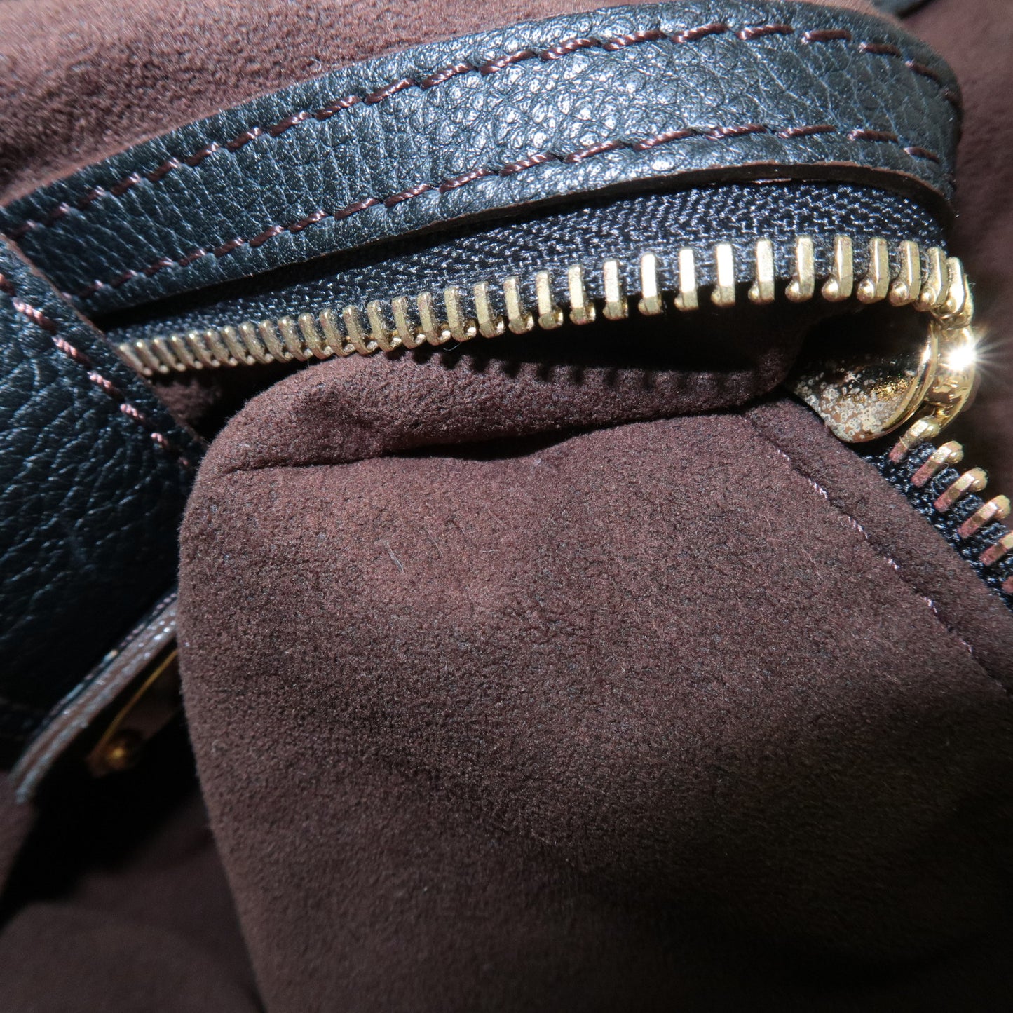 Louis Vuitton Monogram Mahina Size L Shoulder Bag Noir M95765