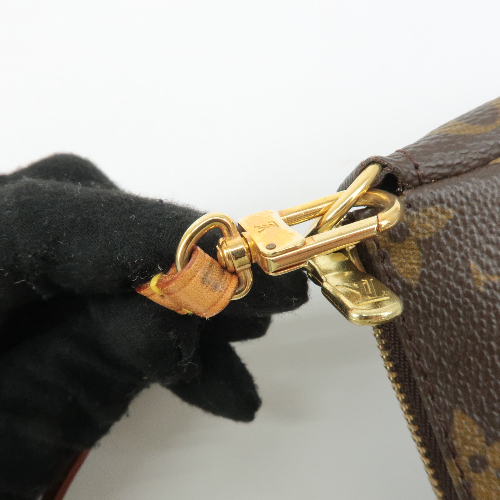 Louis Vuitton Monogram Pochette Accessoires Pouch M51980