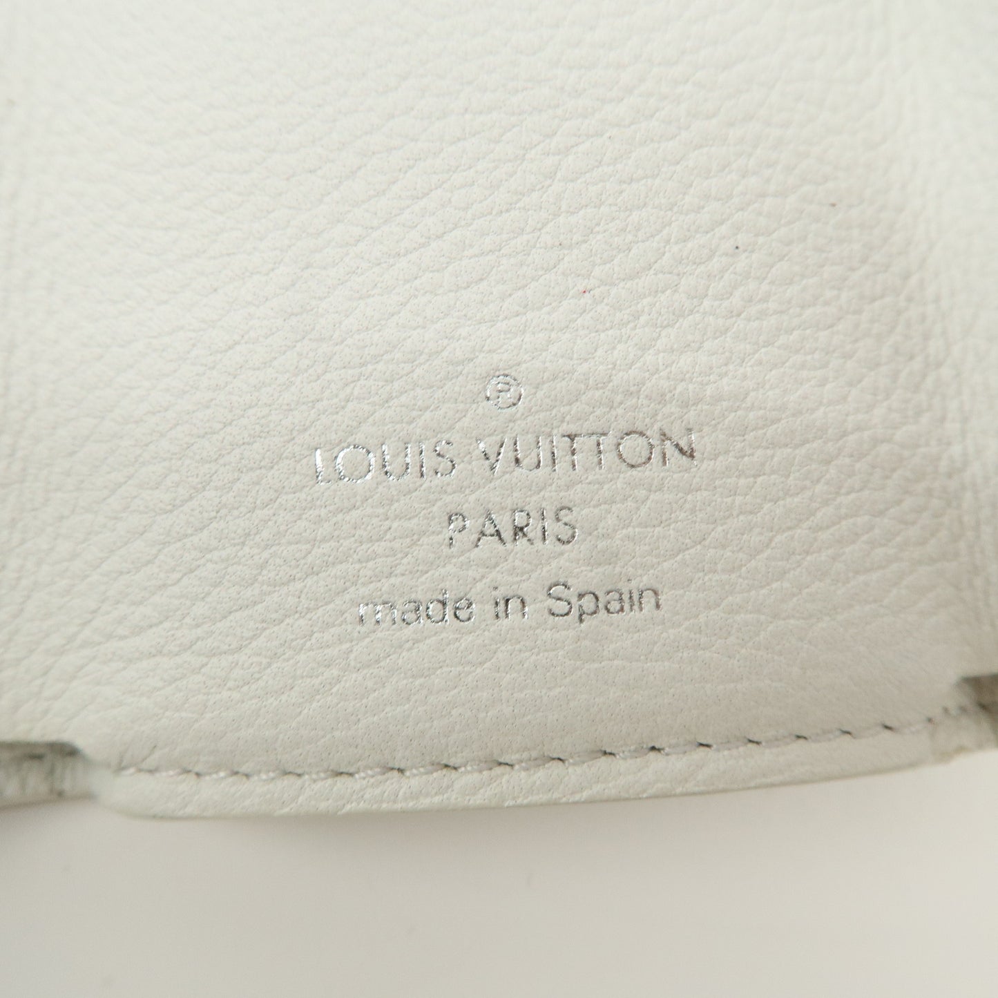 Louis Vuitton Portefeuille Lock Mini Wallet White M68482