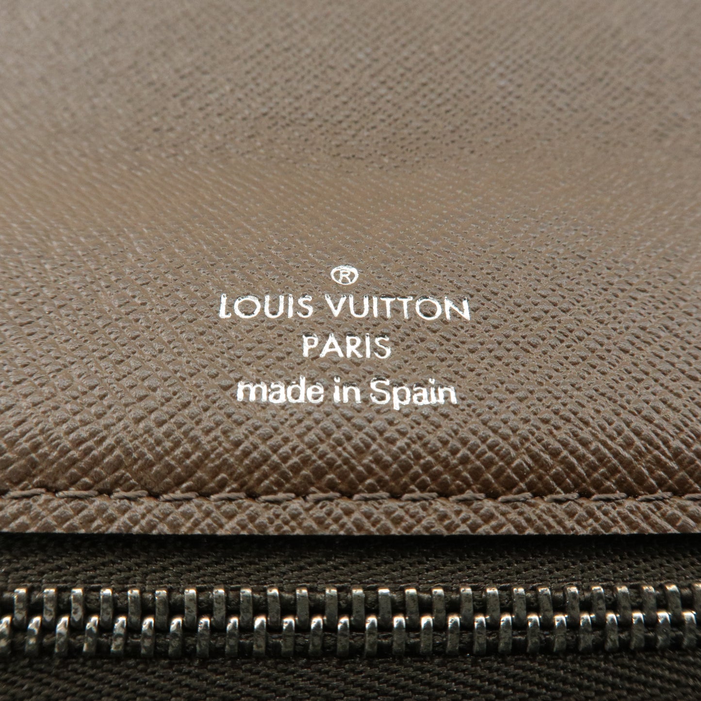Louis VUitton Taiga Selenga Clutch Bag M30788