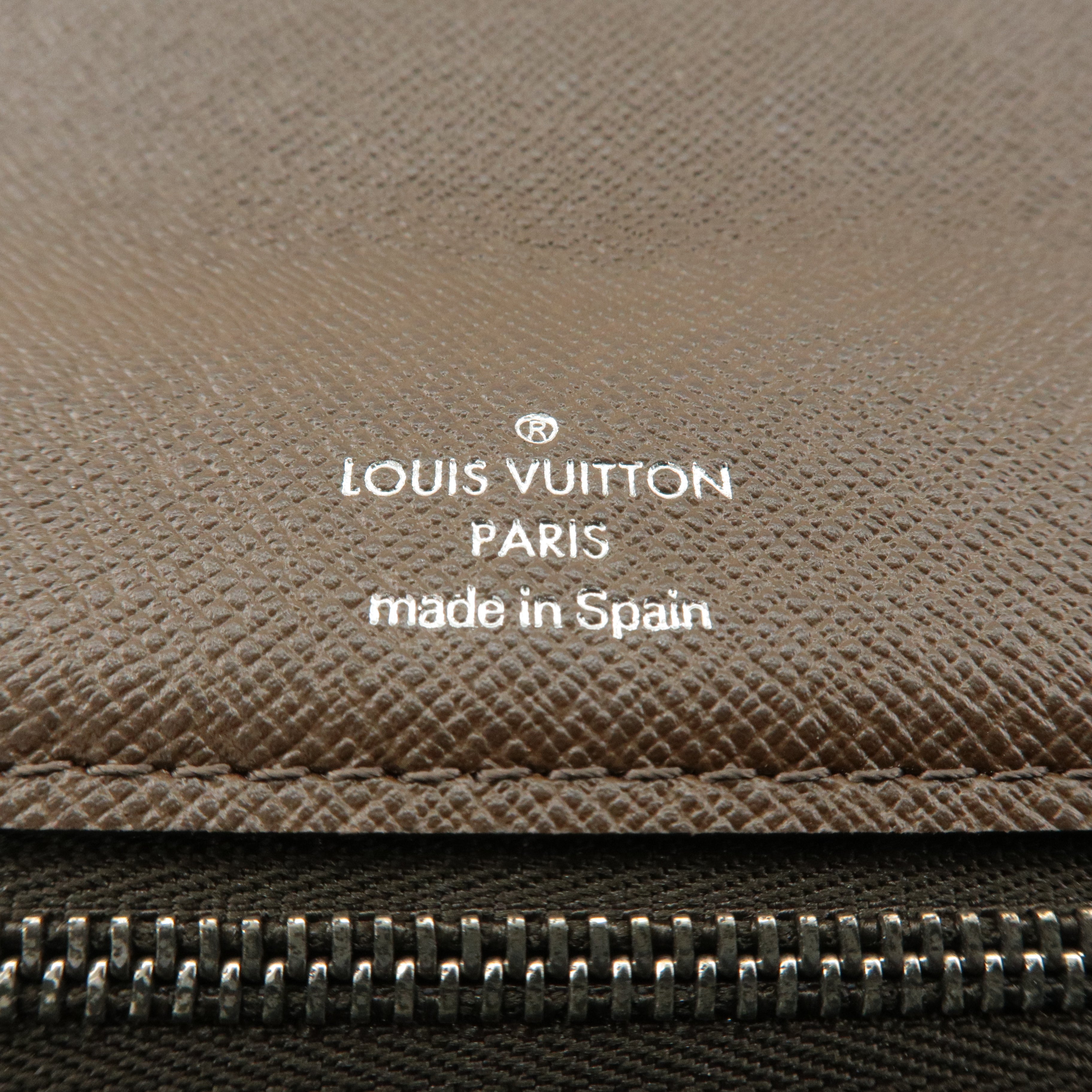 Louis VUitton Taiga Selenga Clutch Bag M30788