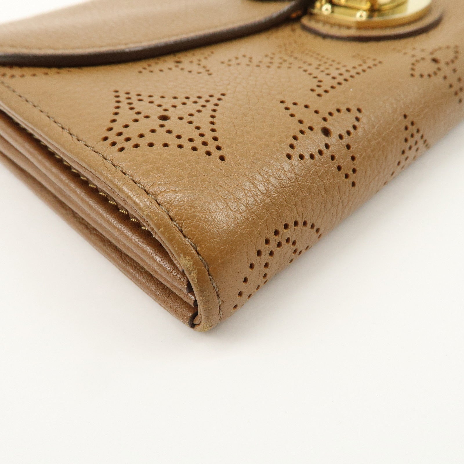 Louis Vuitton Monogram Mahina Portefeuille Iris Wallet M58140