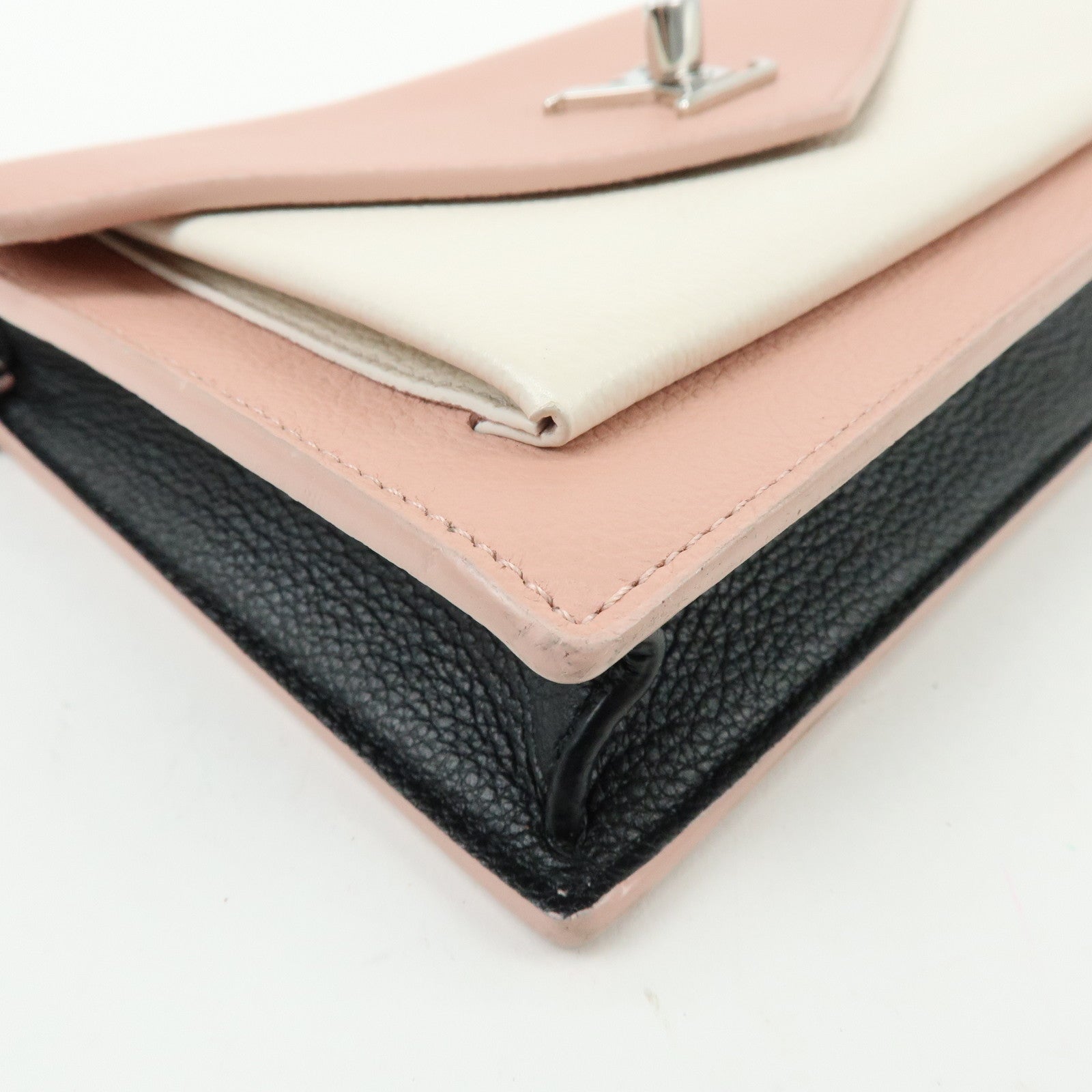 Louis Vuitton Pochette Lockme Leather Chain Shoulder Bag M63980