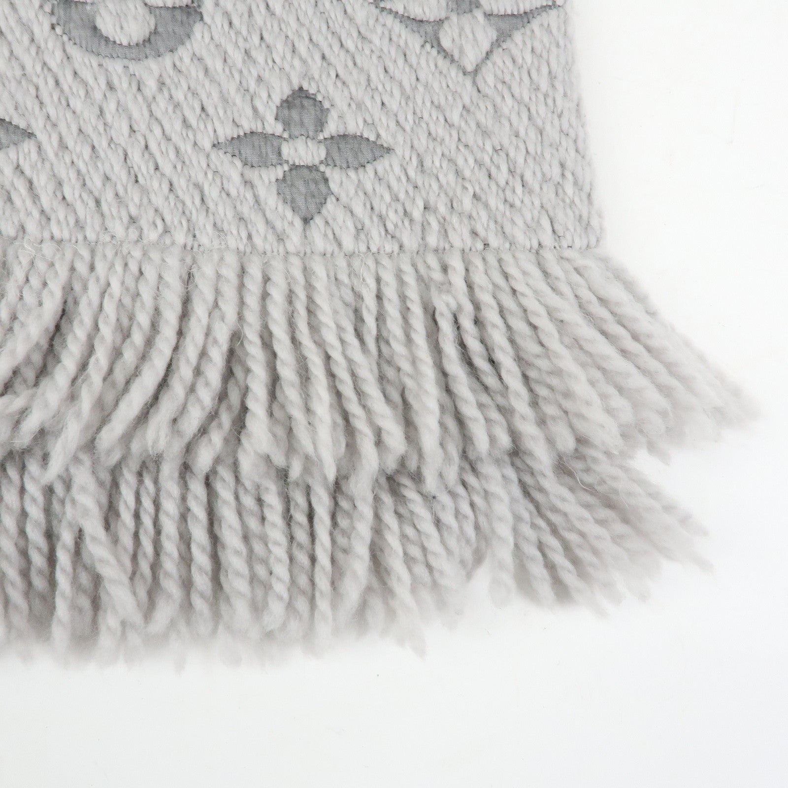 Louis Vuitton Monogram Escharp Logomania Scarf Gris Perle M74742