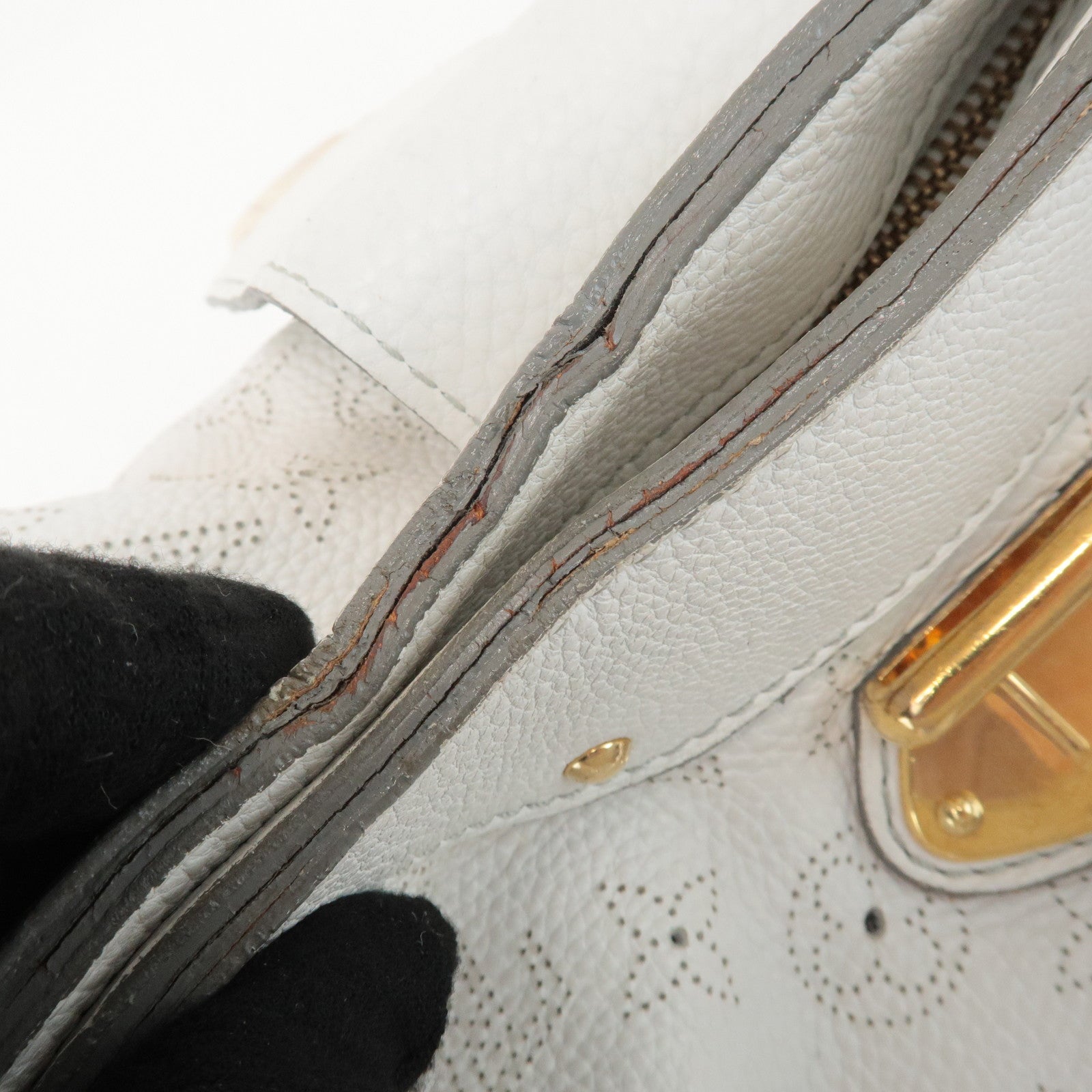 Louis Vuitton Monogram Mahina Solar PM Hand Bag Blanc M93126 Used