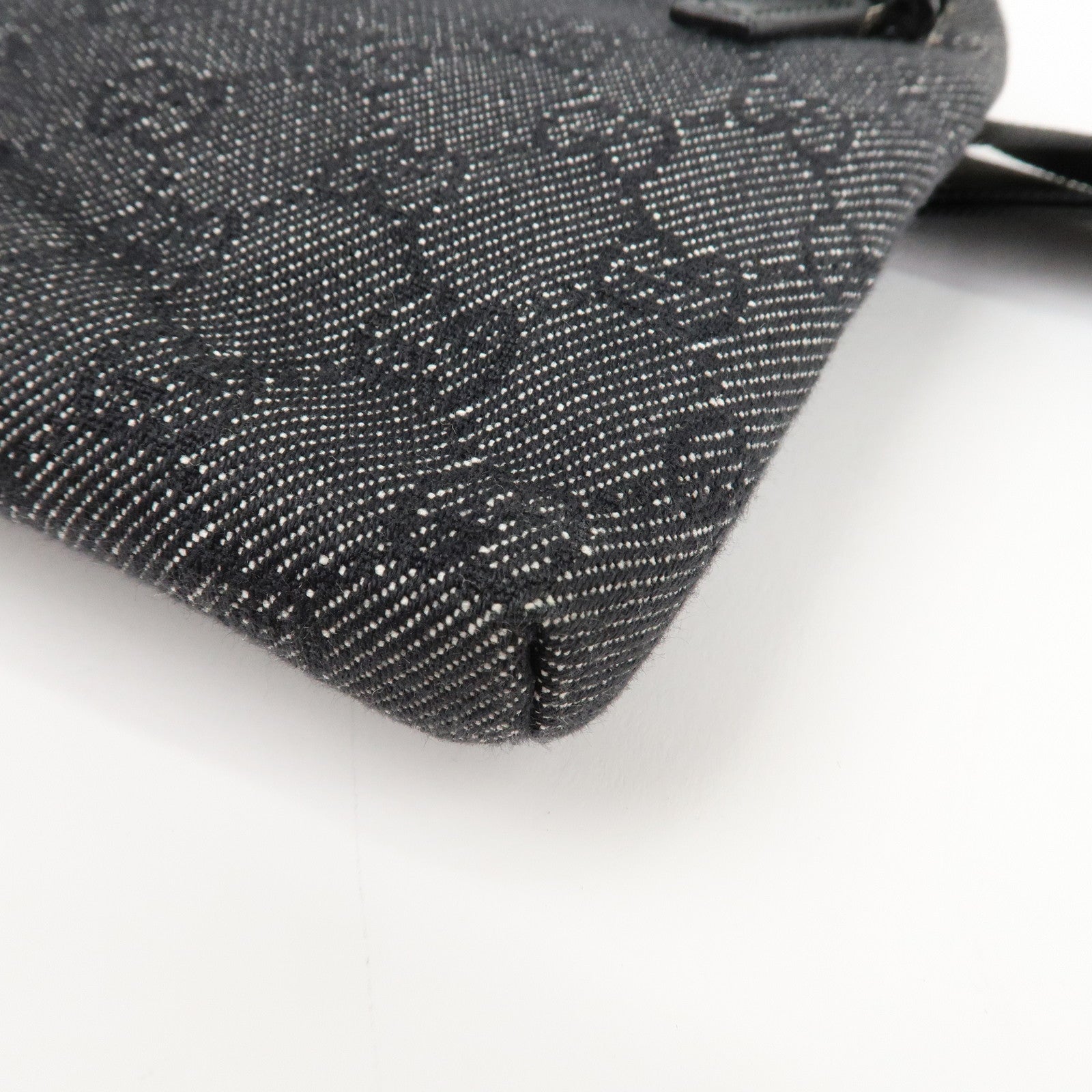 GUCCI GG Canvas Leather Waist Bag Crossbody Bag Black 28566 Used