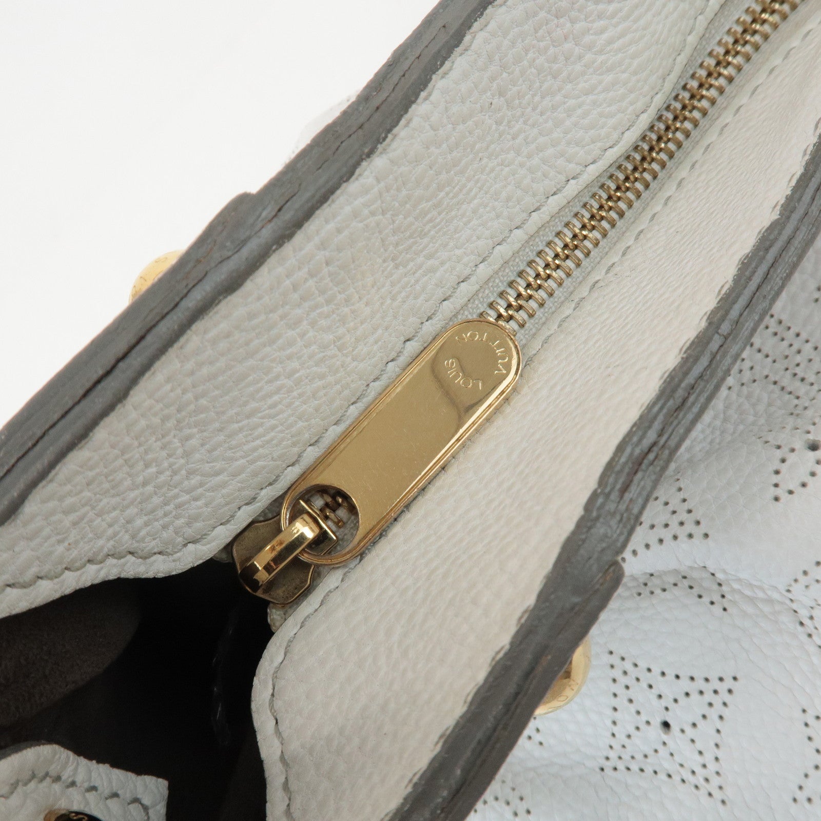 Louis Vuitton Monogram Mahina Solar PM Hand Bag Blanc M93126 Used