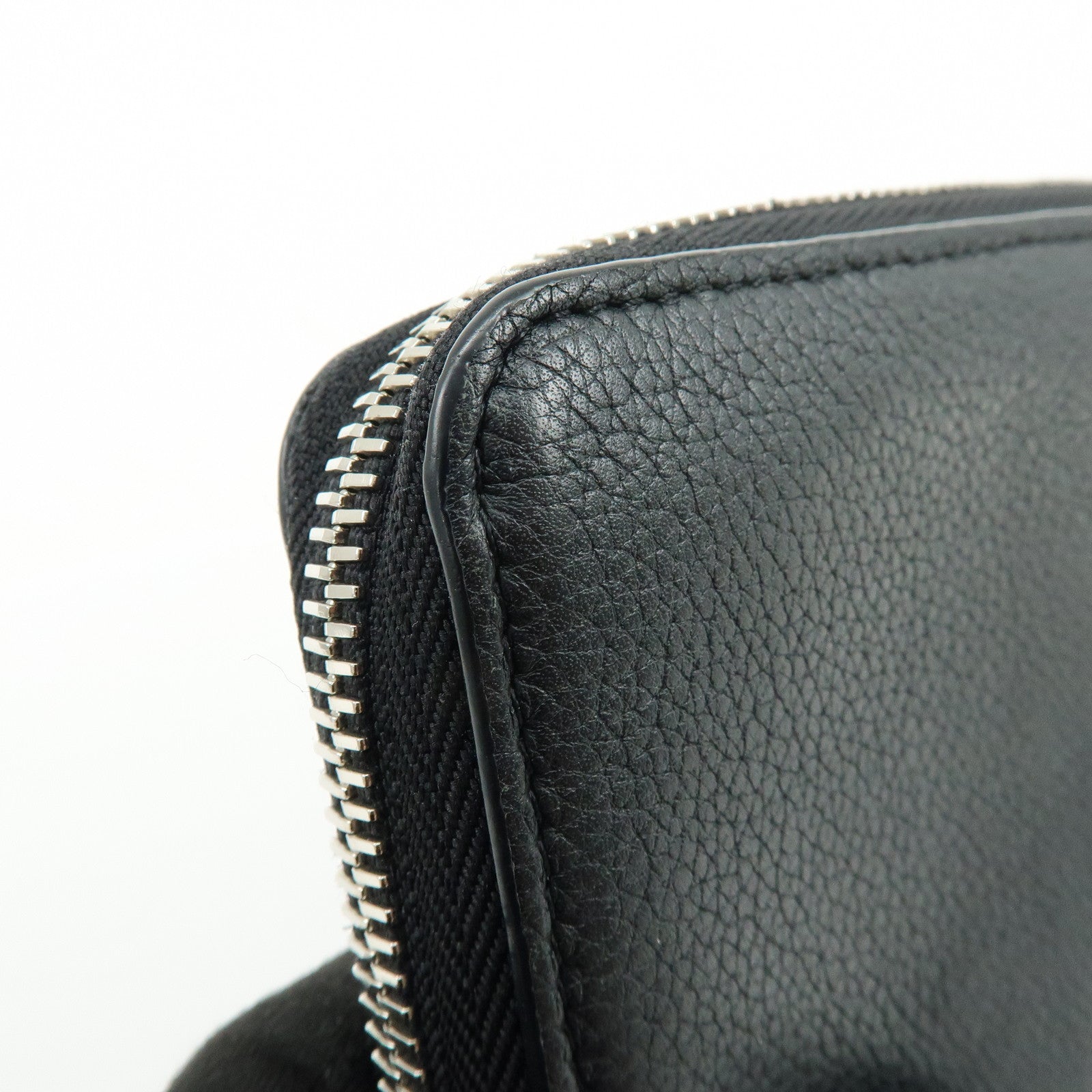 Louis Vuitton Leather Lockme Round Zippy Long Wallet Noir M62622