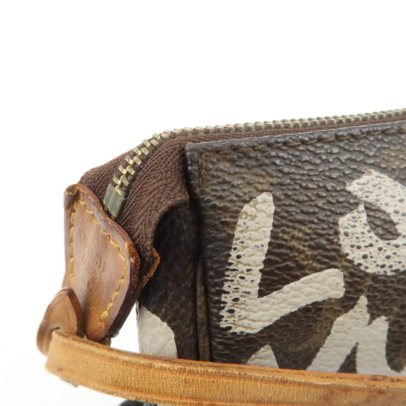 Louis Vuitton Monogram Graffiti Pochette Accessoires M92192