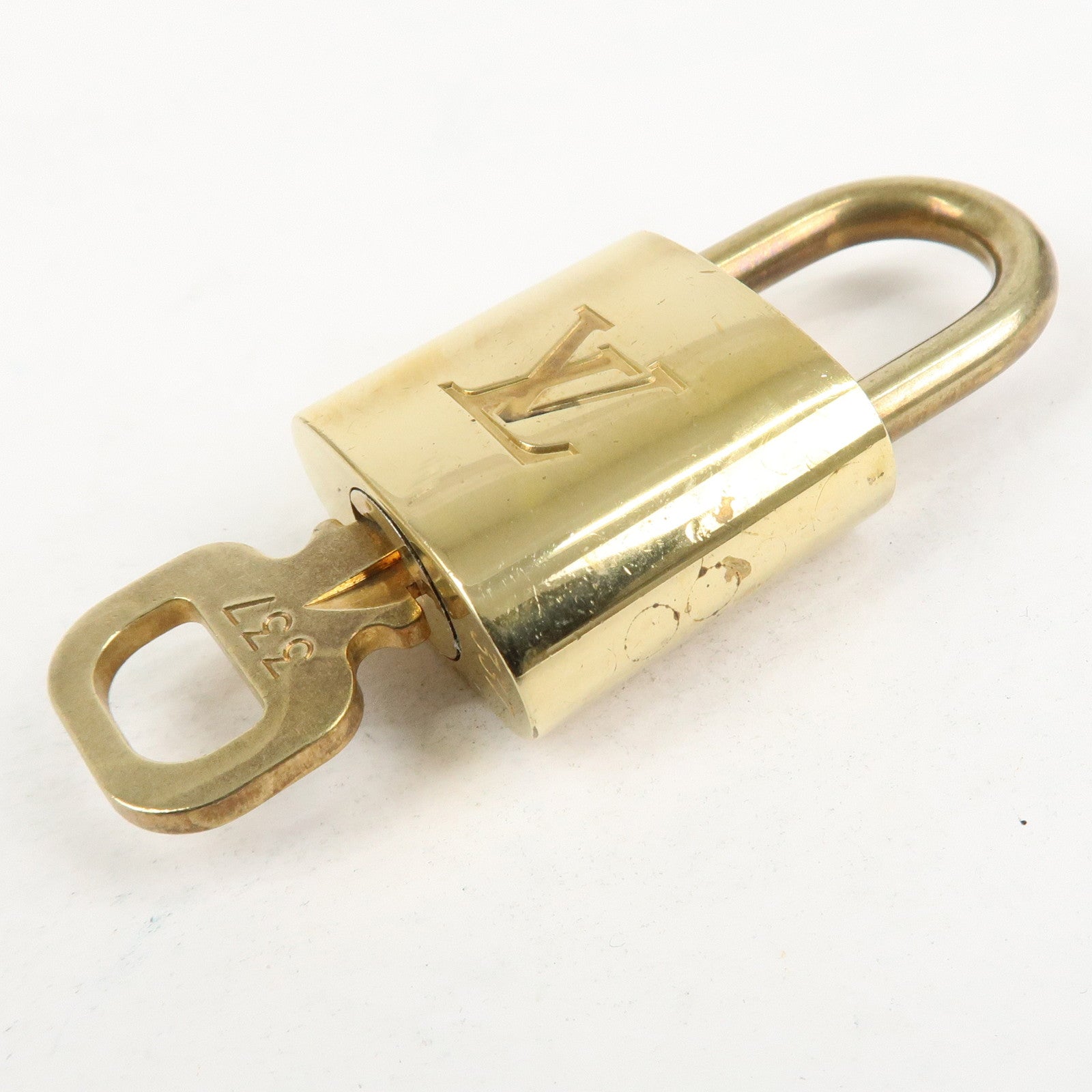 Louis Vuitton Set of 10 Lock & Key Cadena Key Lock Metal Gold