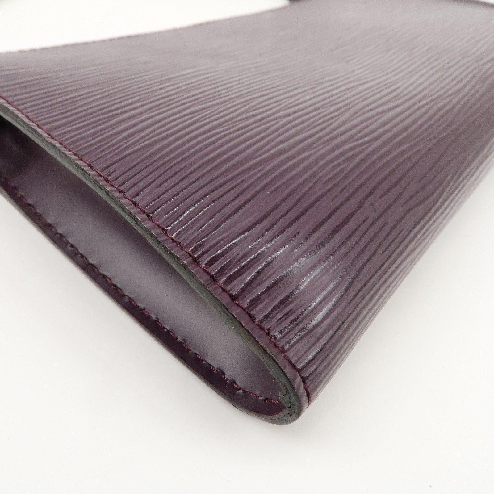 Louis Vuitton Epi Leather Pochette Accessoires Cassis M5298K