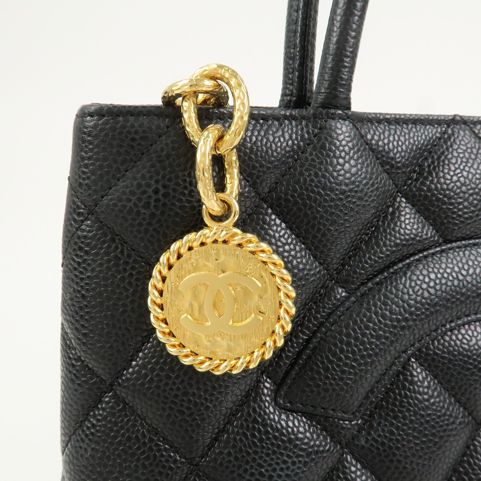 CHANEL Matelasse Caviarskin Medallion Tote Bag Hand Bag A01804