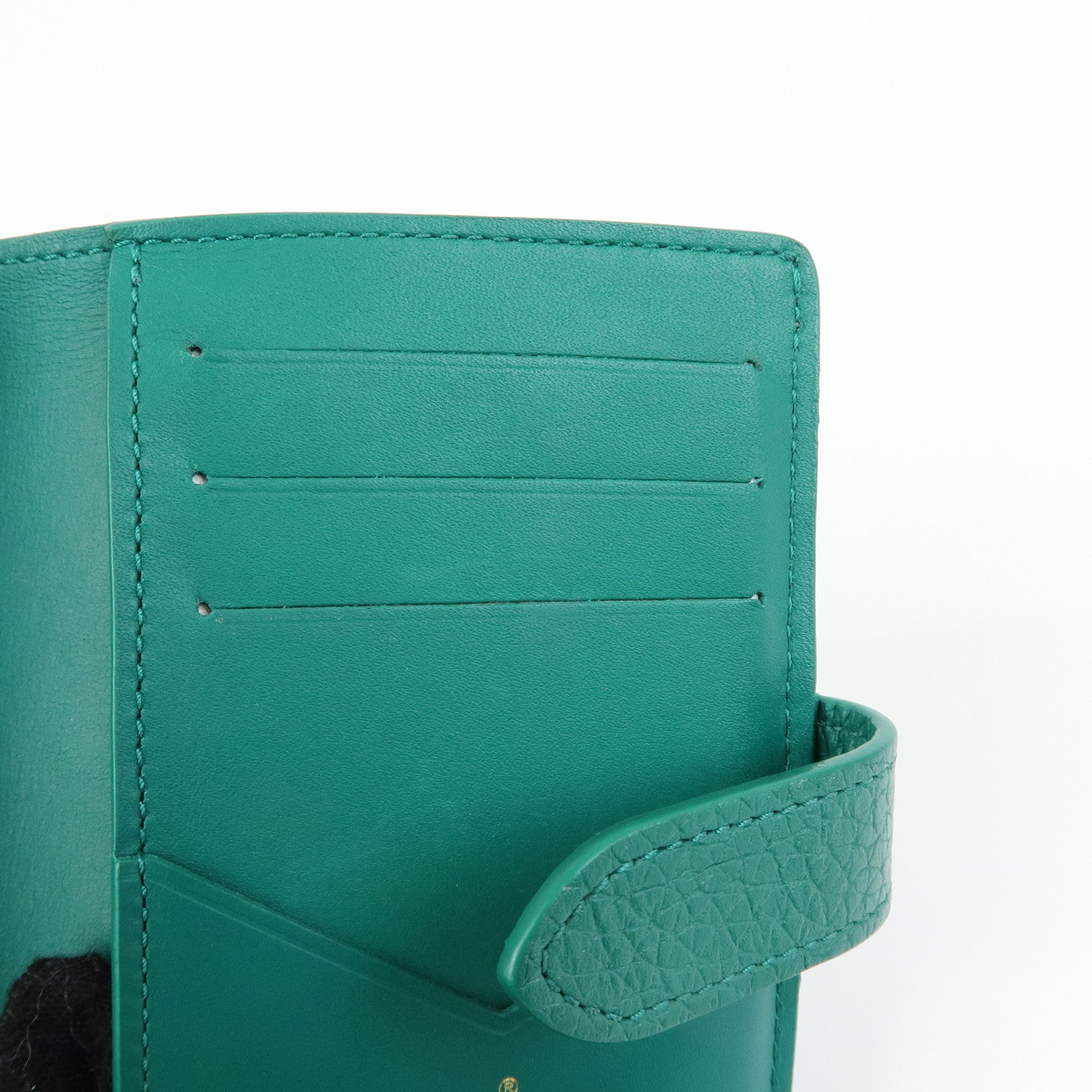 Louis Vuitton Taurillon Leather Vertical Compact Wallet M82438