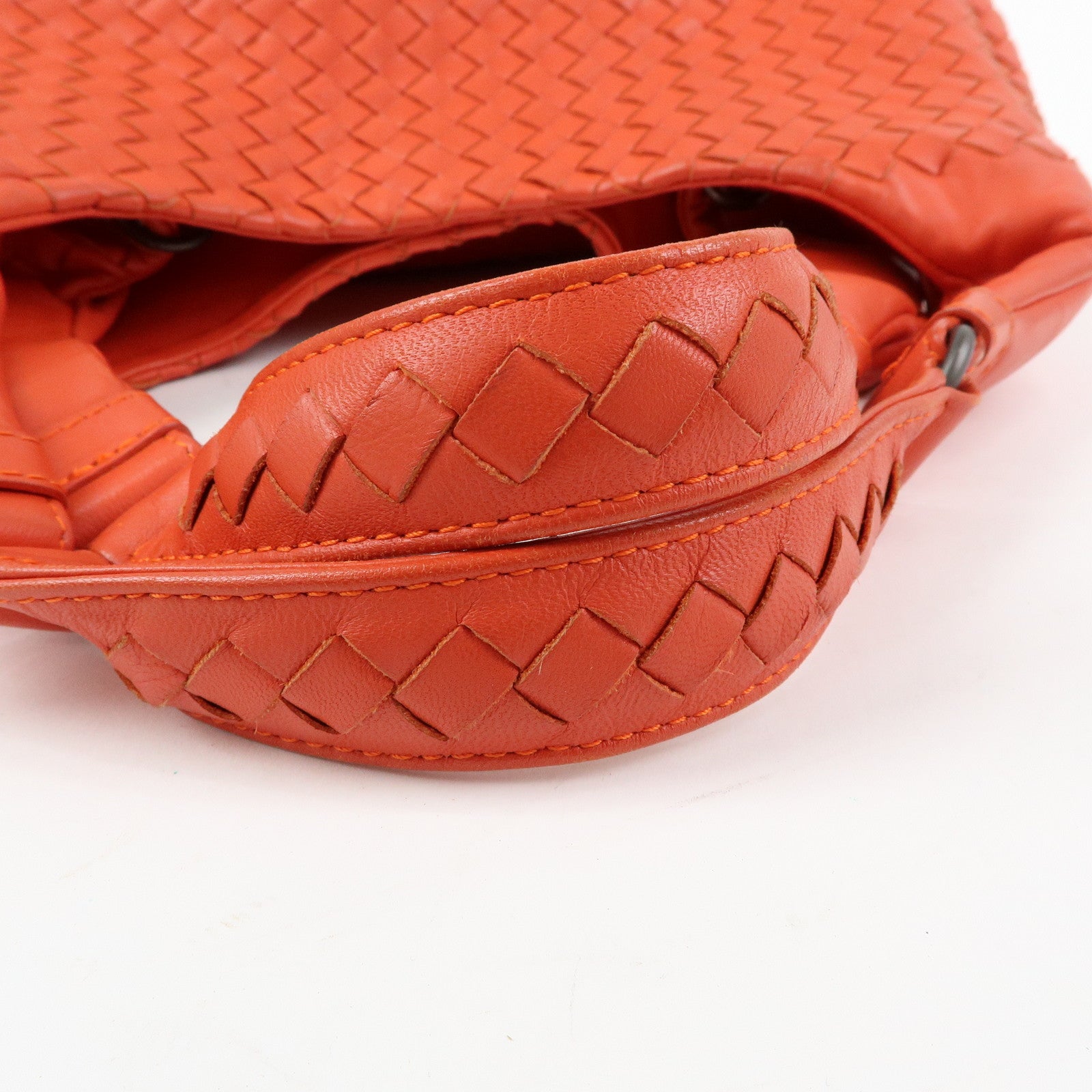 BOTTEGA VENETA Intrecciato Medium Campana Leather Hand Bag 125787