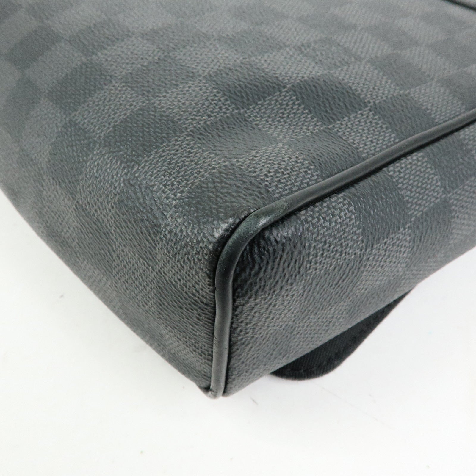 Louis Vuitton Damier Graphite District PM NM Crossbody Bag N41028