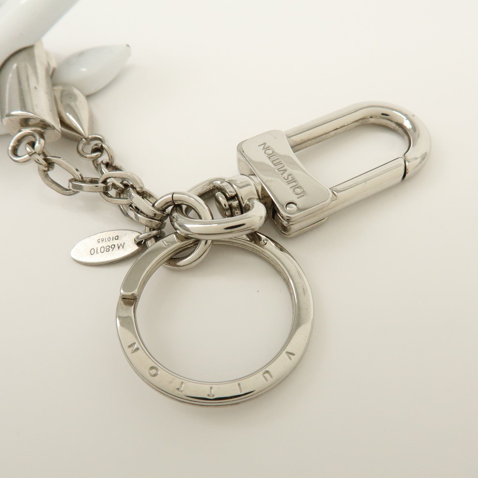 Louis Vuitton Twist Metal Bag Charm Key Holder Silver White M68010