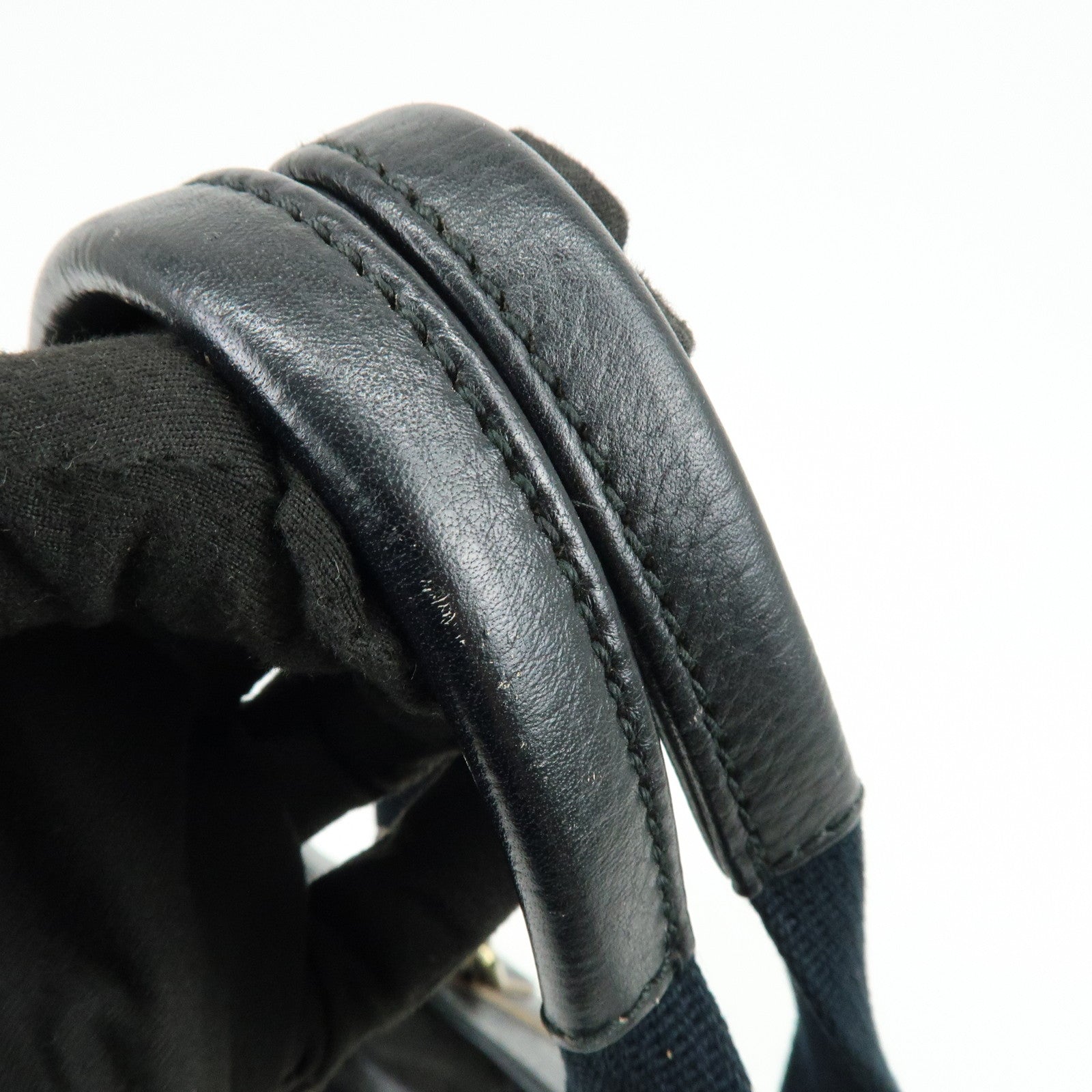 SAINT LAURENT PARIS YSL Y Line Calf Leather Tote Bag Black 168462