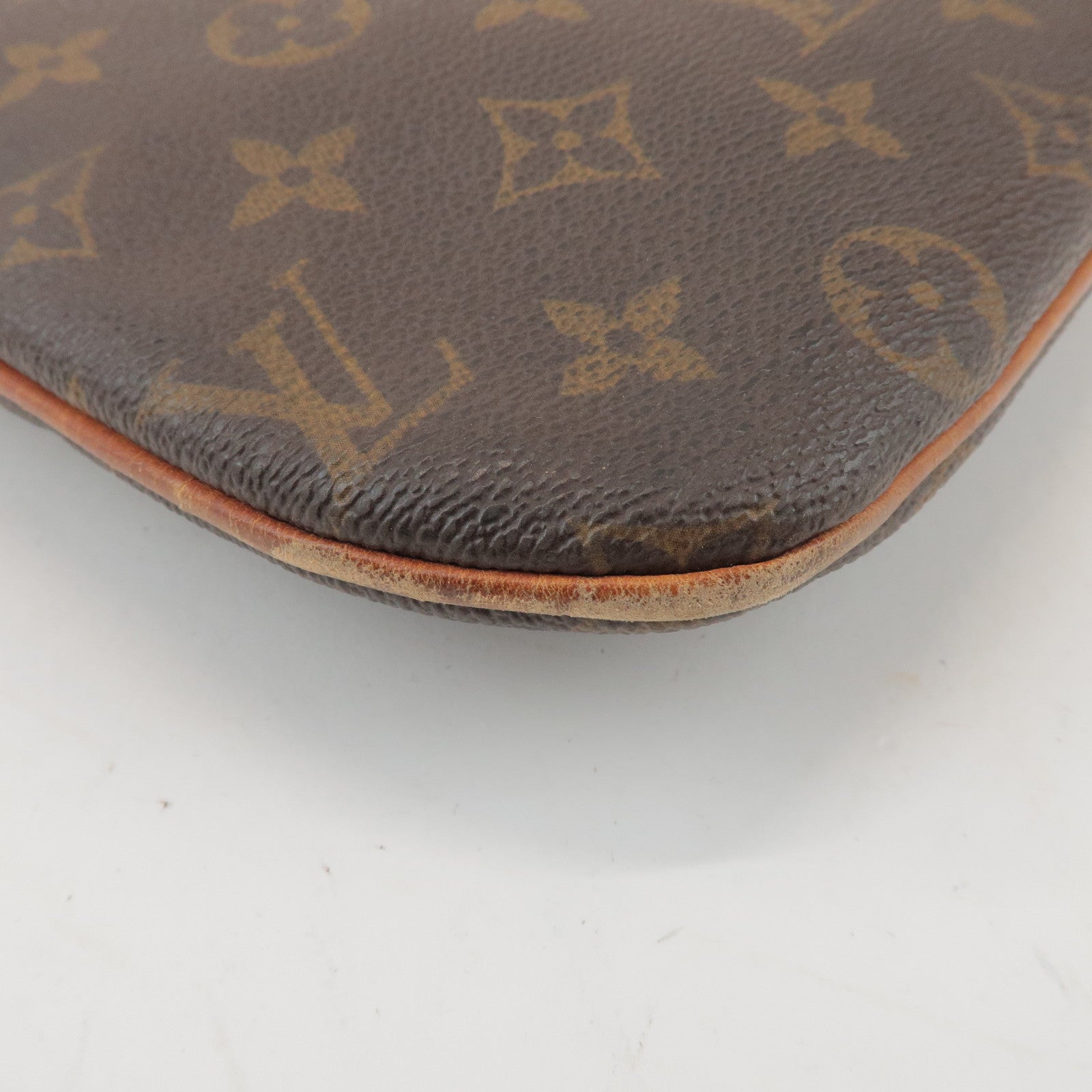 Louis Vuitton Monogram Pochette Bosphore Shoulder Bag M40044