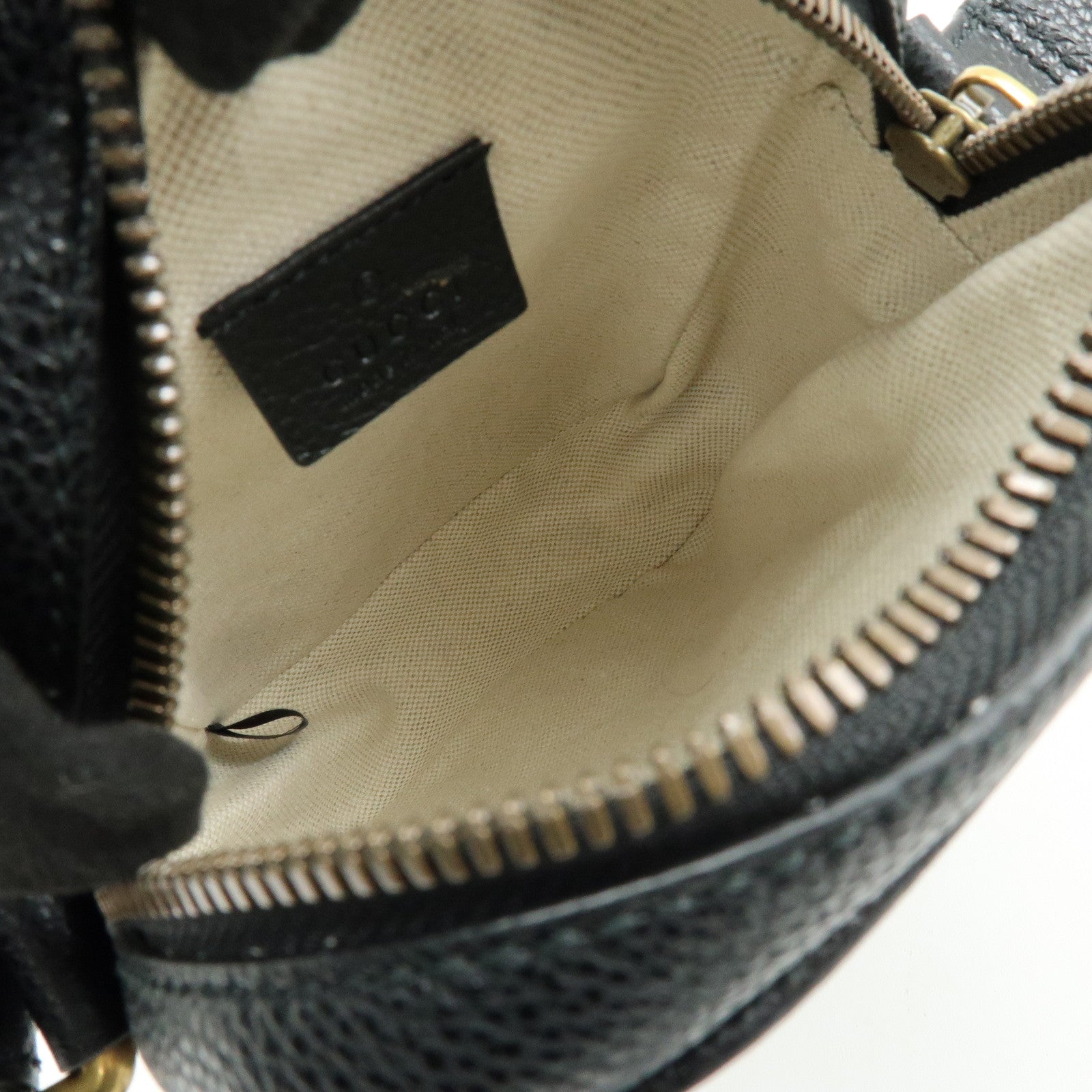 GUCCI Sherry Calf Leather Vintage Logo Shoulder Bag Black 574803