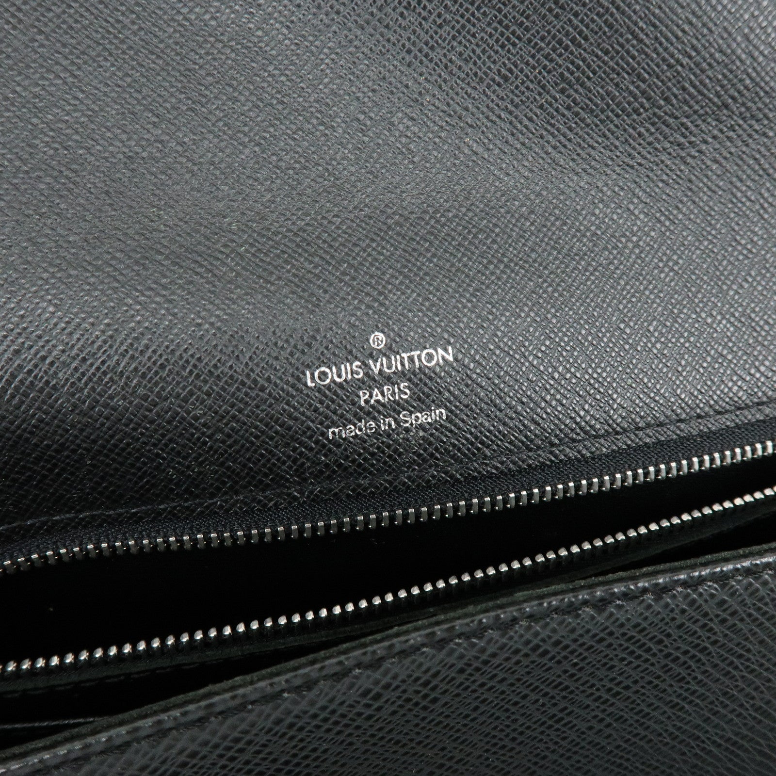 Louis Vuitton Taiga Leather Selenga Clutch Bag Ardoise M30782
