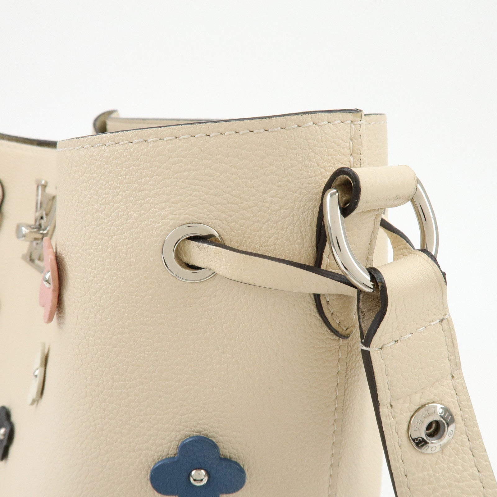 Louis Vuitton Lockme Calf Leather Bucket Shoulder Bag Flower M53081