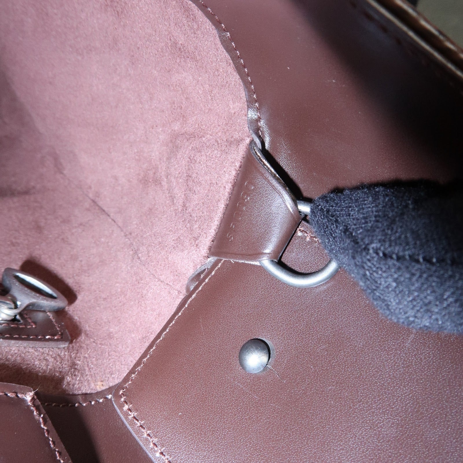 Louis Vuitton Epi Verso Leather Shoulder Bag Mocha M5281D