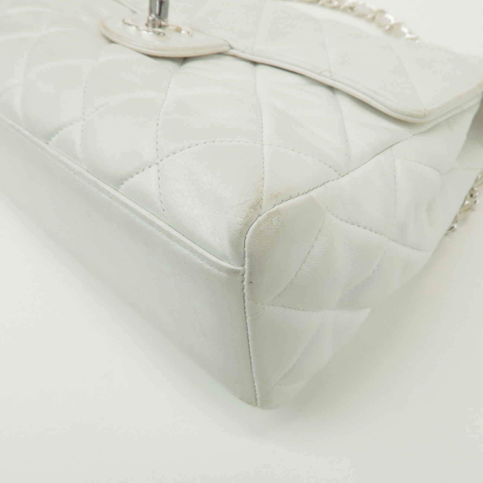 CHANEL Matelasse Lamb Skin Chain Shoulder Bag White Silver