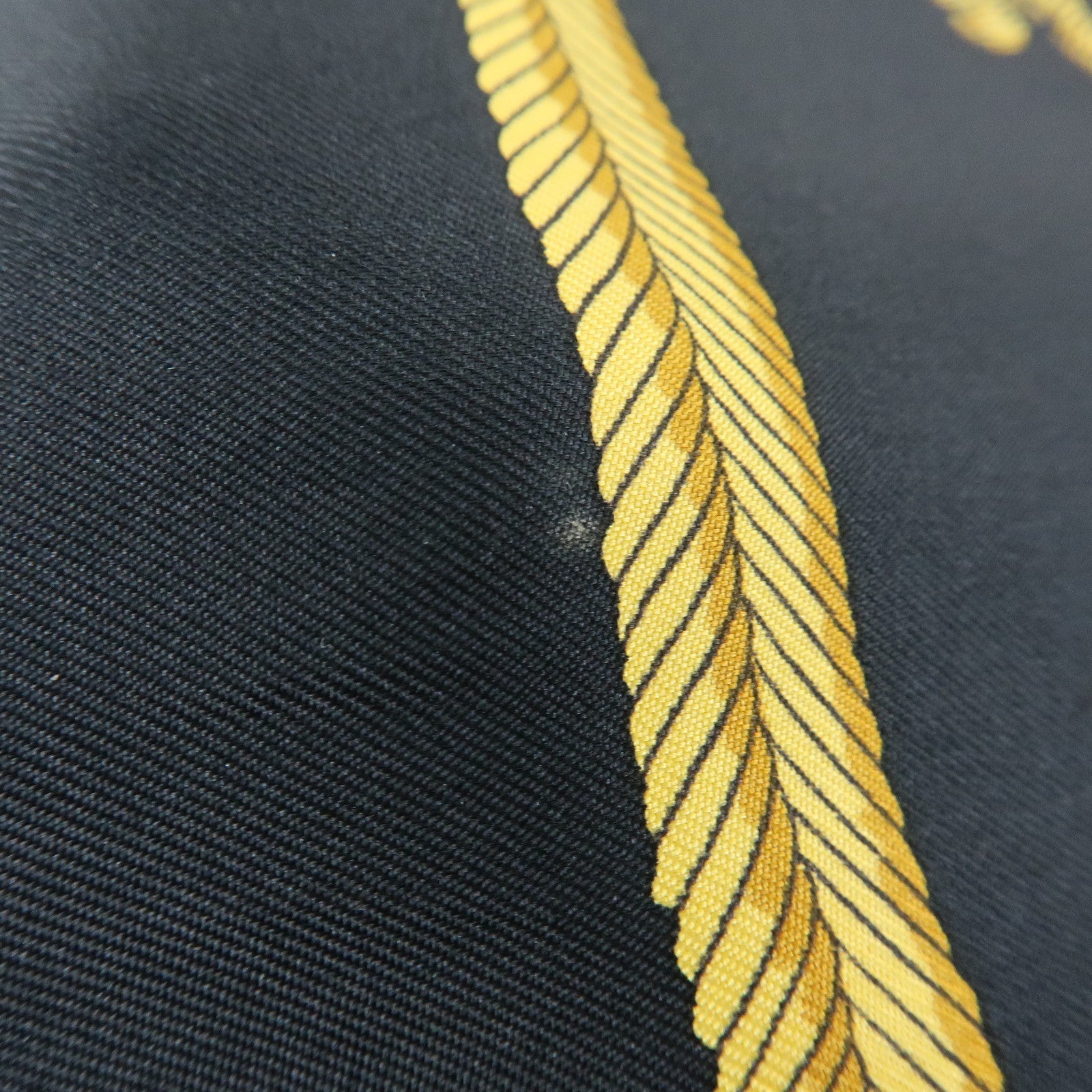 HERMES Carre 90 Silk 100% Les Armes de Paris Scarf Black Yellow Red