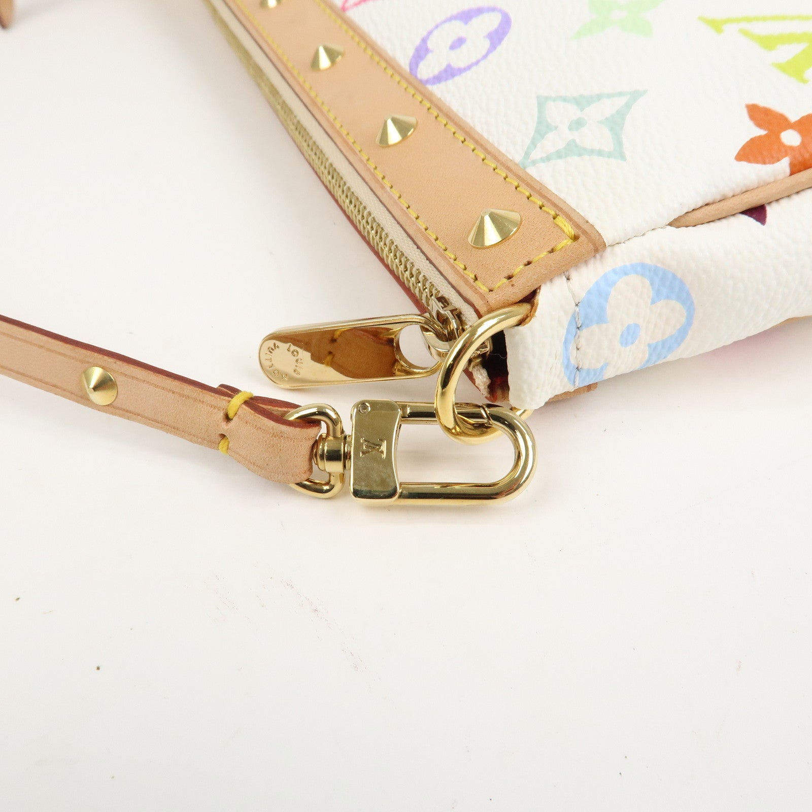 Louis Vuitton Monogram Multicolor Pochette Accessoires Blanc M92649