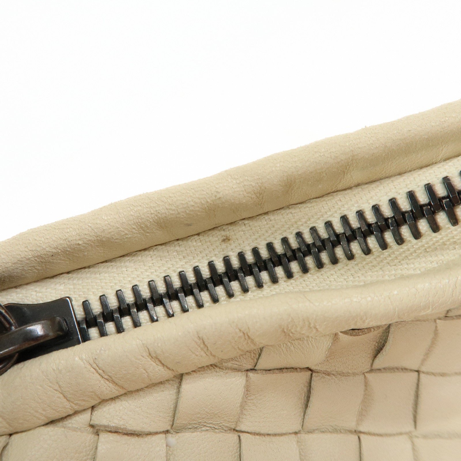 BOTTEGA VENETA Intrecciato Leather Hand Bag Ivory White