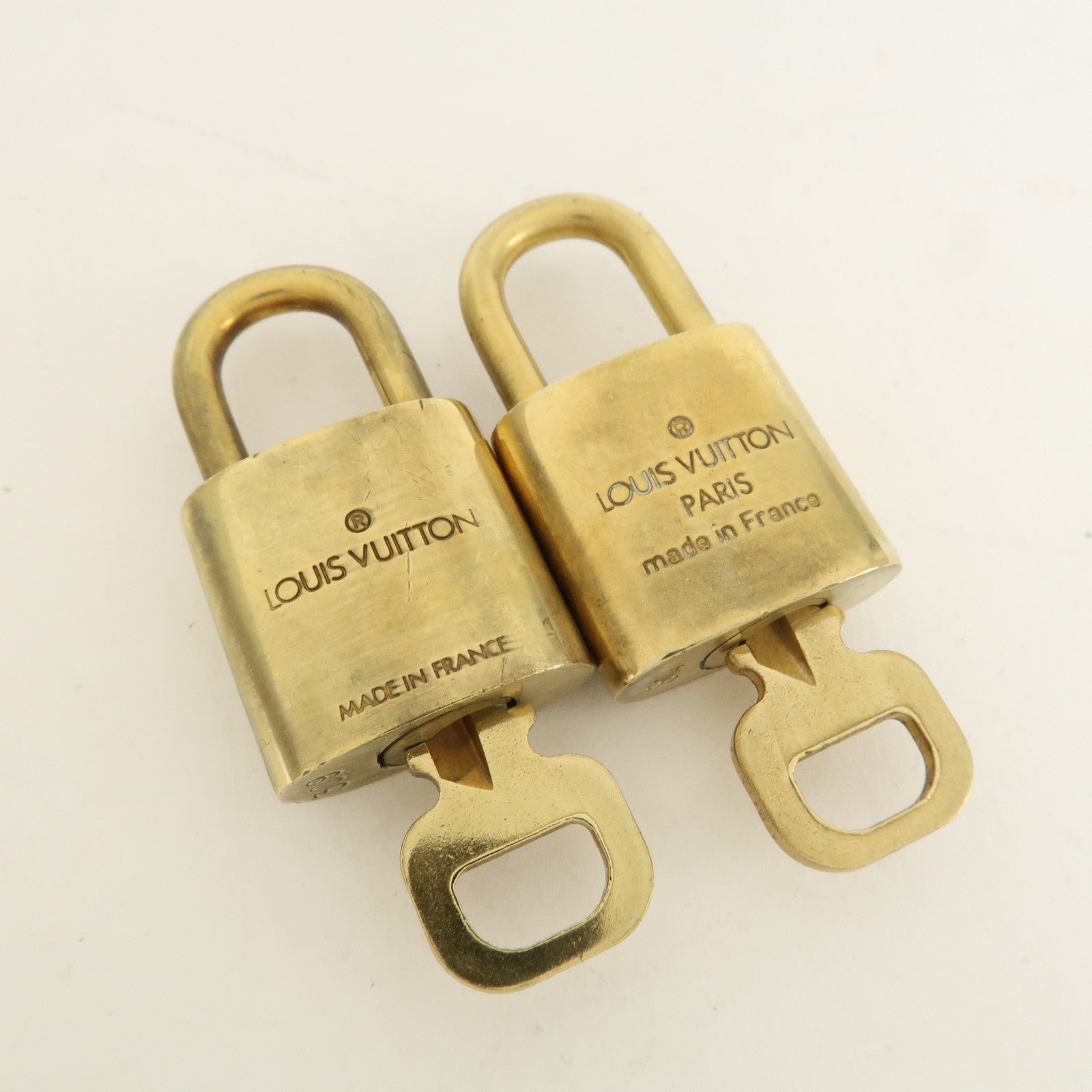 Louis Vuitton Set of 10 Lock & Key Cadena Key Lock Metal Gold Used