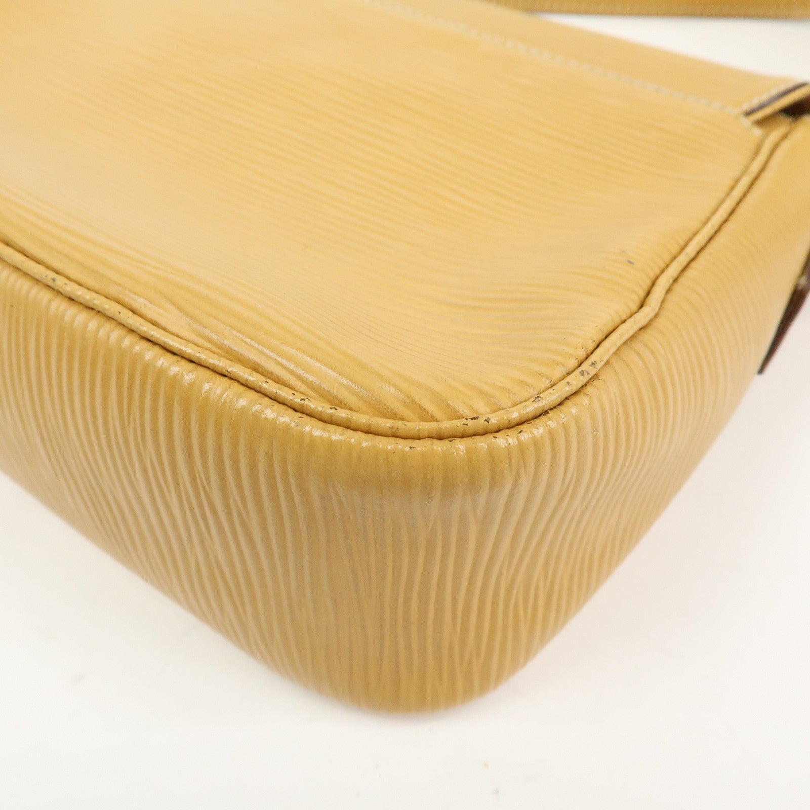 FENDI Logo Leather Shoulder Bag Crossbody Bag Yellow