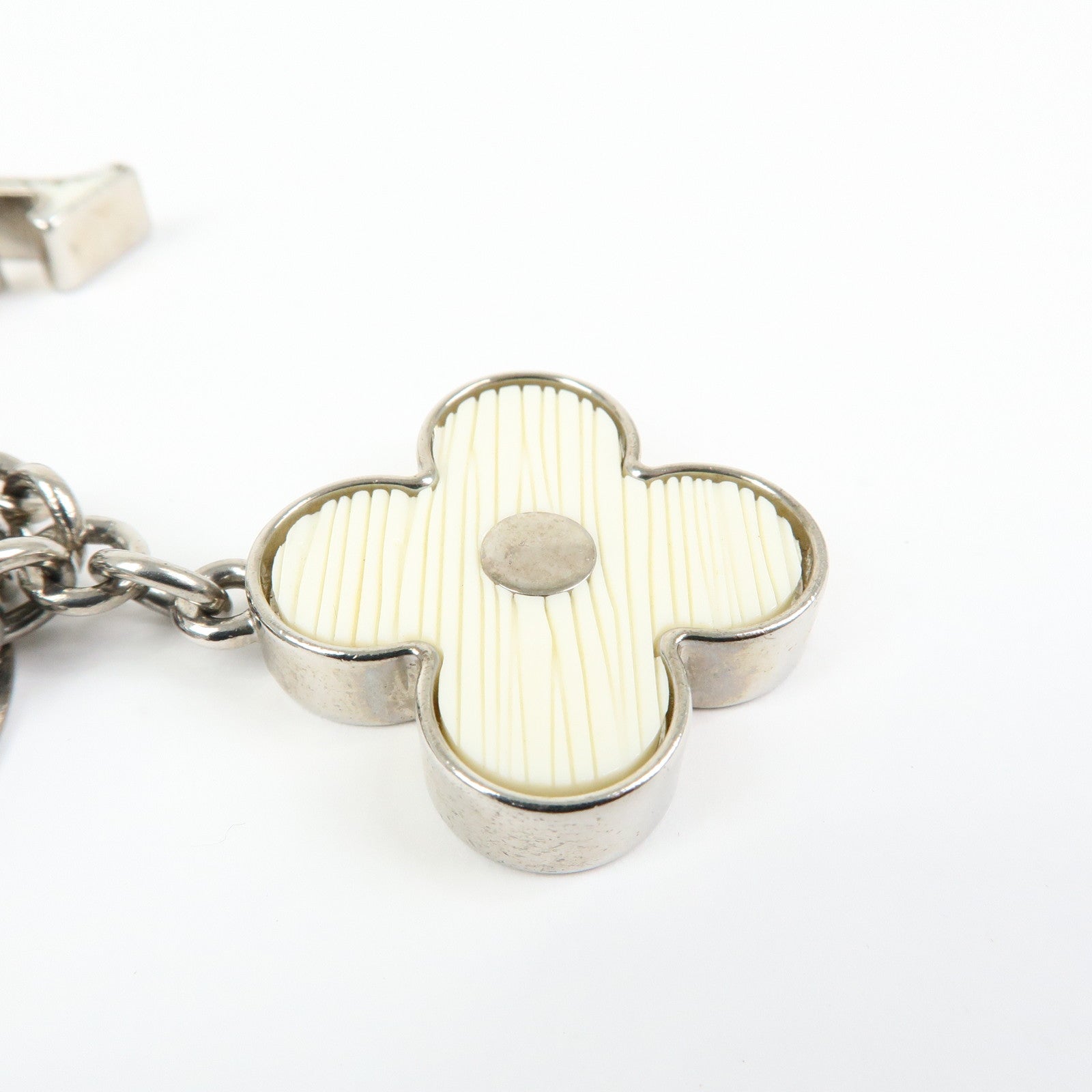 Louis Vuitton Bijoux Sac Fleur de Epi Bag Charm Silver White M65085
