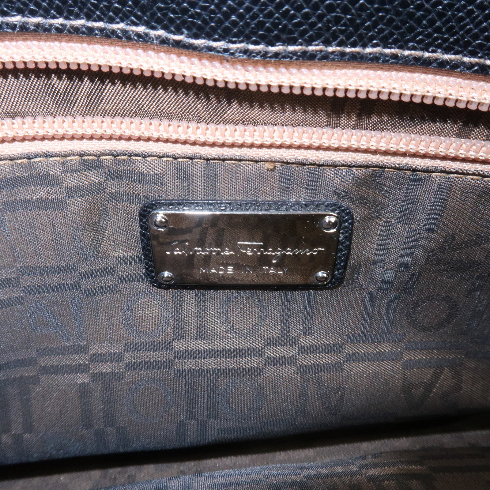 Ferragamo Gancini Leather Shoulder Bag Hand Bag Black