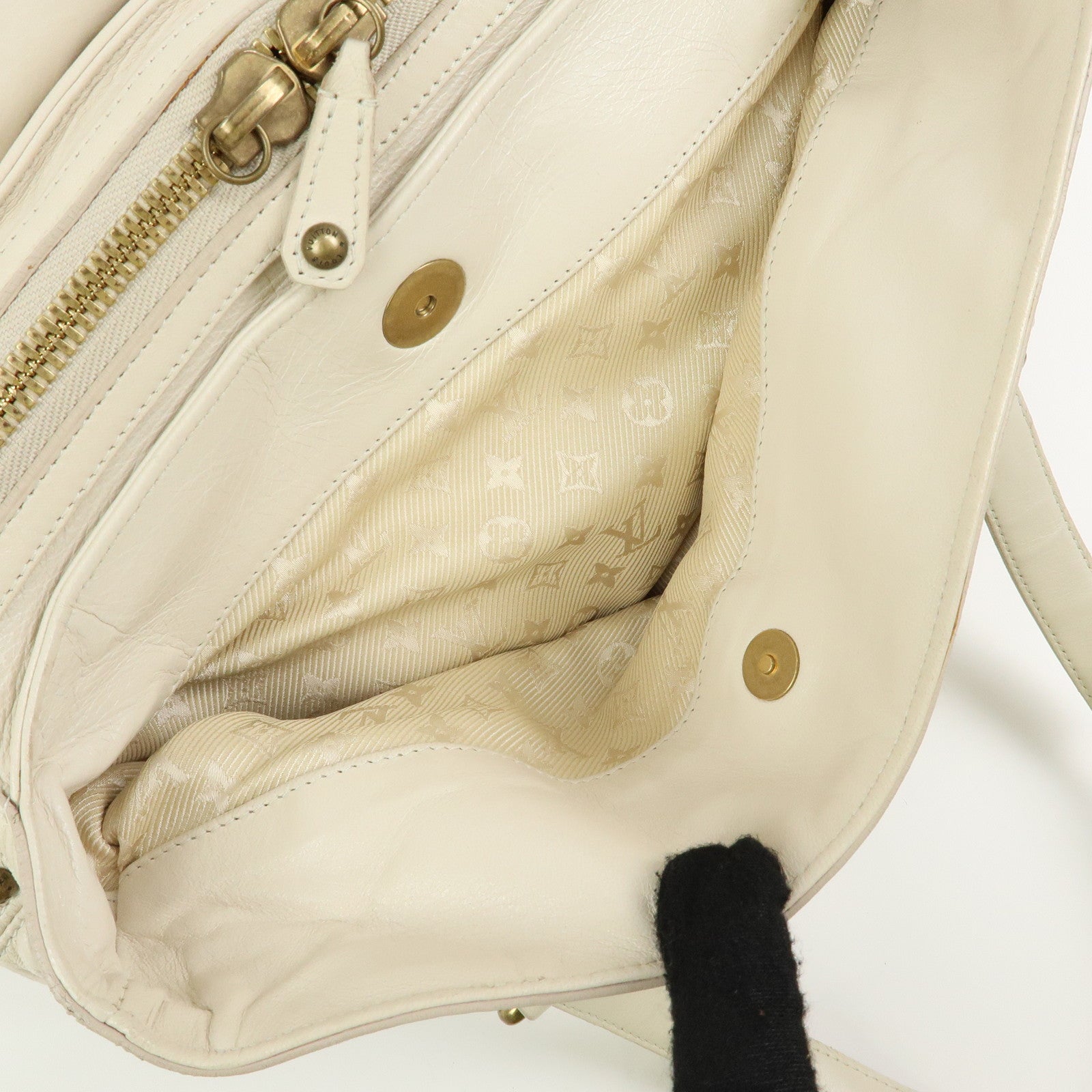 Louis Vuitton Cruise Line Rivet Bag Leather Hand Bag Ecru M95345