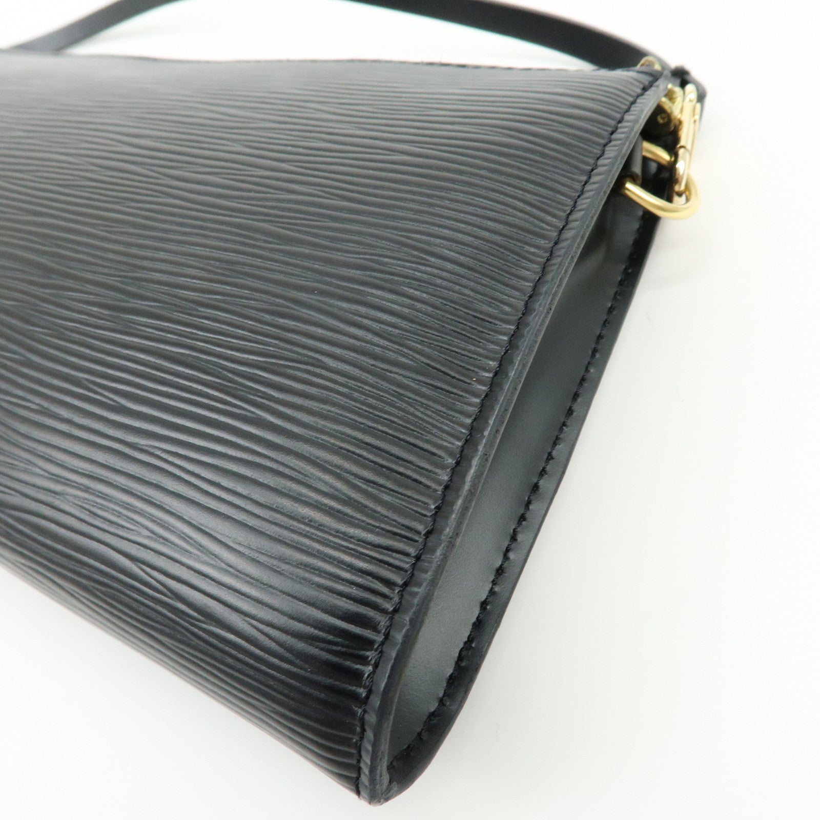 Louis Vuitton Epi Pochette Accessoires Clutch Bag Noir M52942