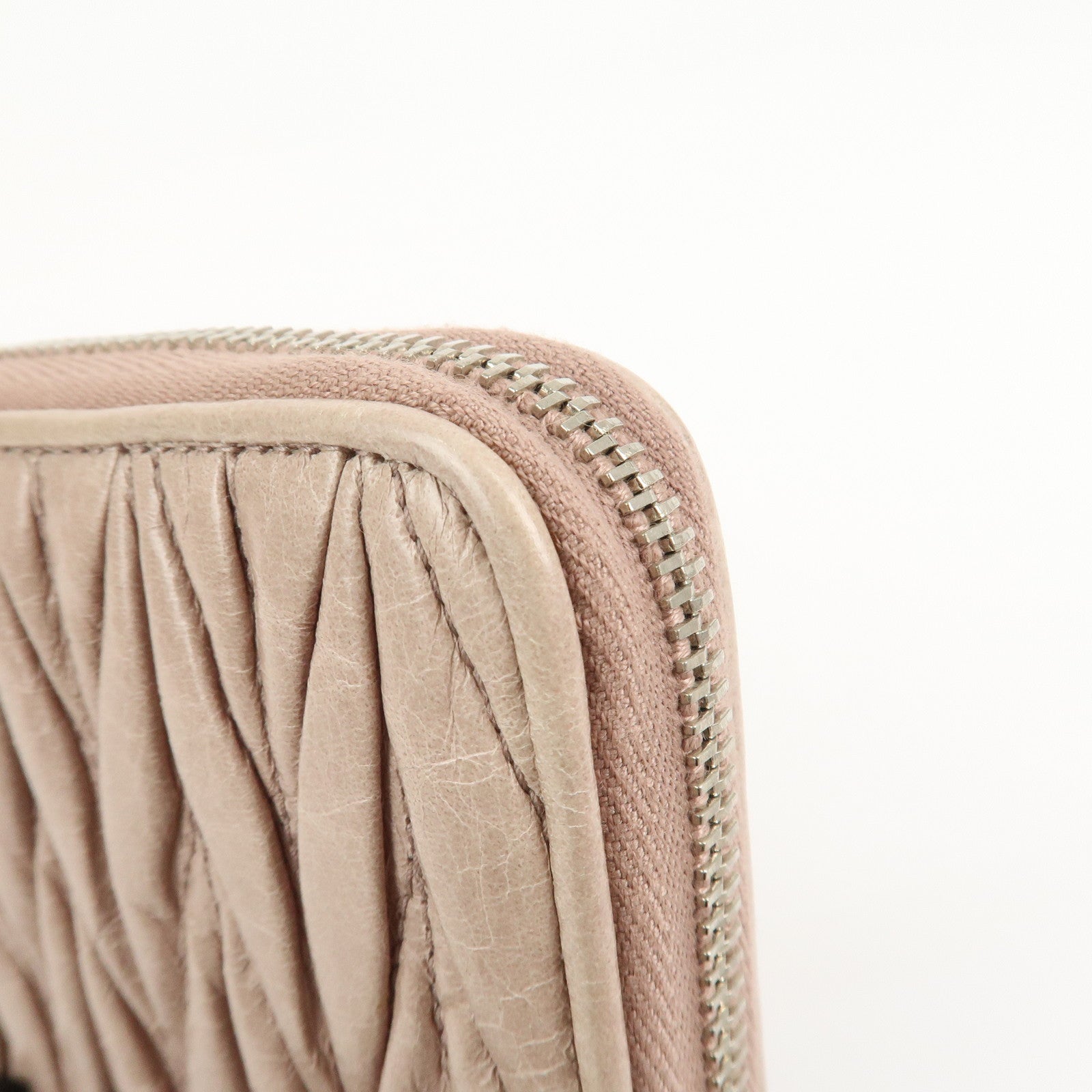 MIU MIU Matelasse Leather Round Zipper Long Wallet Beige 5M0506