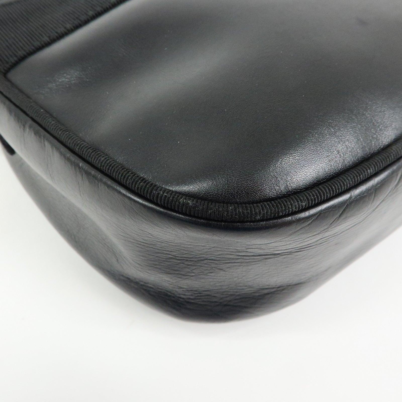 Ferragamo Vara Leather Shoulder Bag Crossbody Bag Black