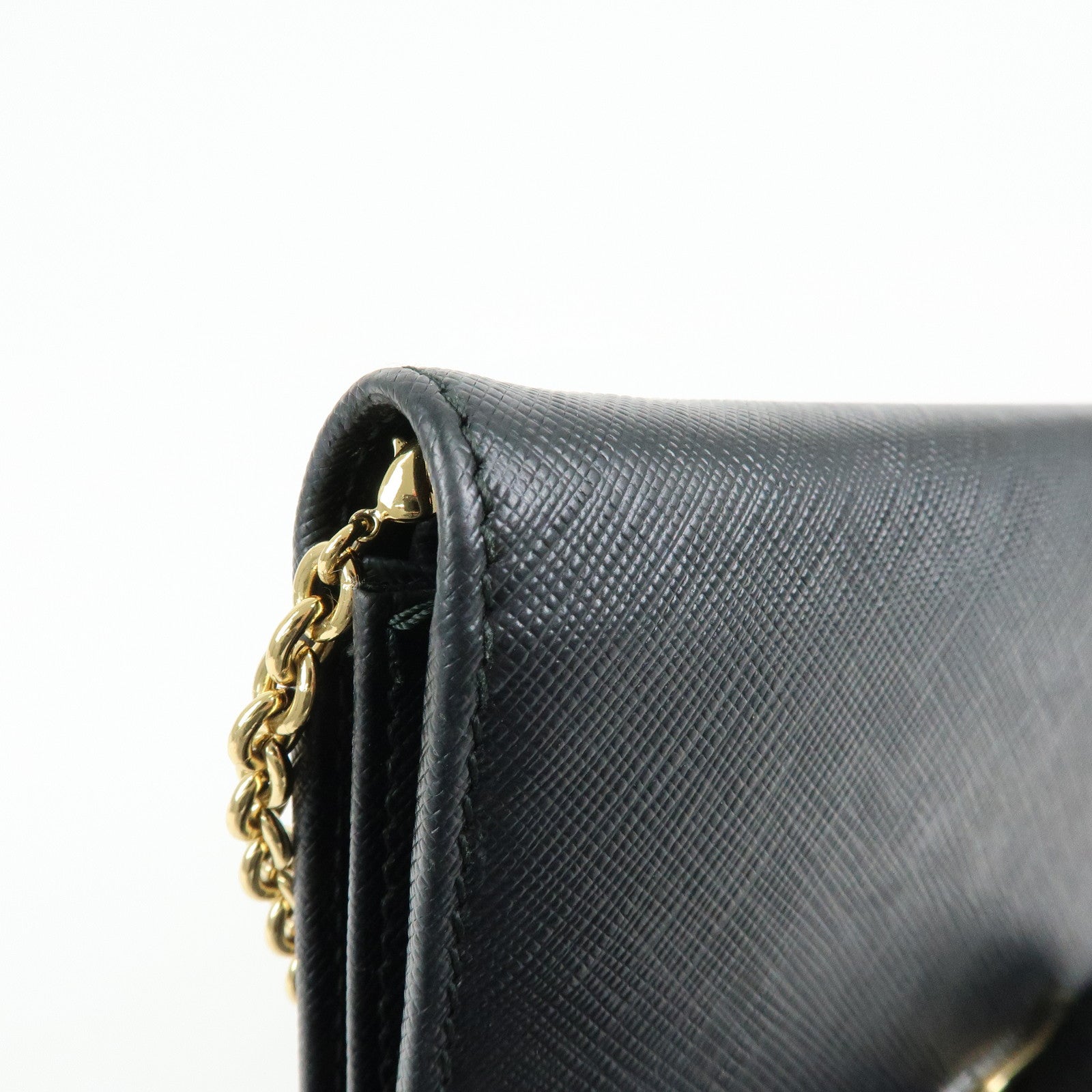 Ferragamo Vara Ribbon Leather Chain Wallet Shoulder Bag Black