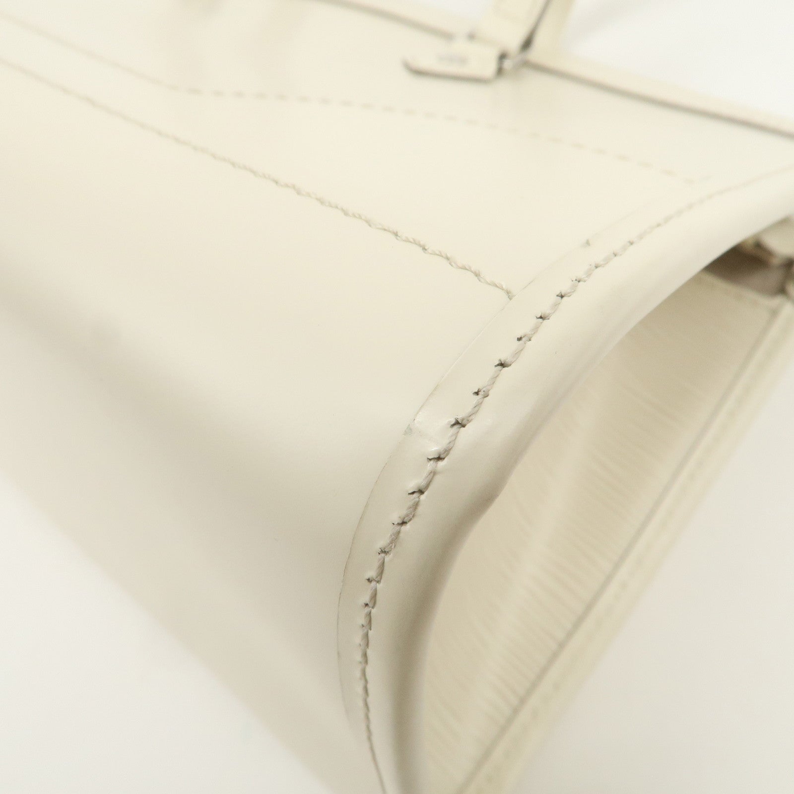 Louis Vuitton Epi Madeleine PM Hand Bag Ivoire White M5933J