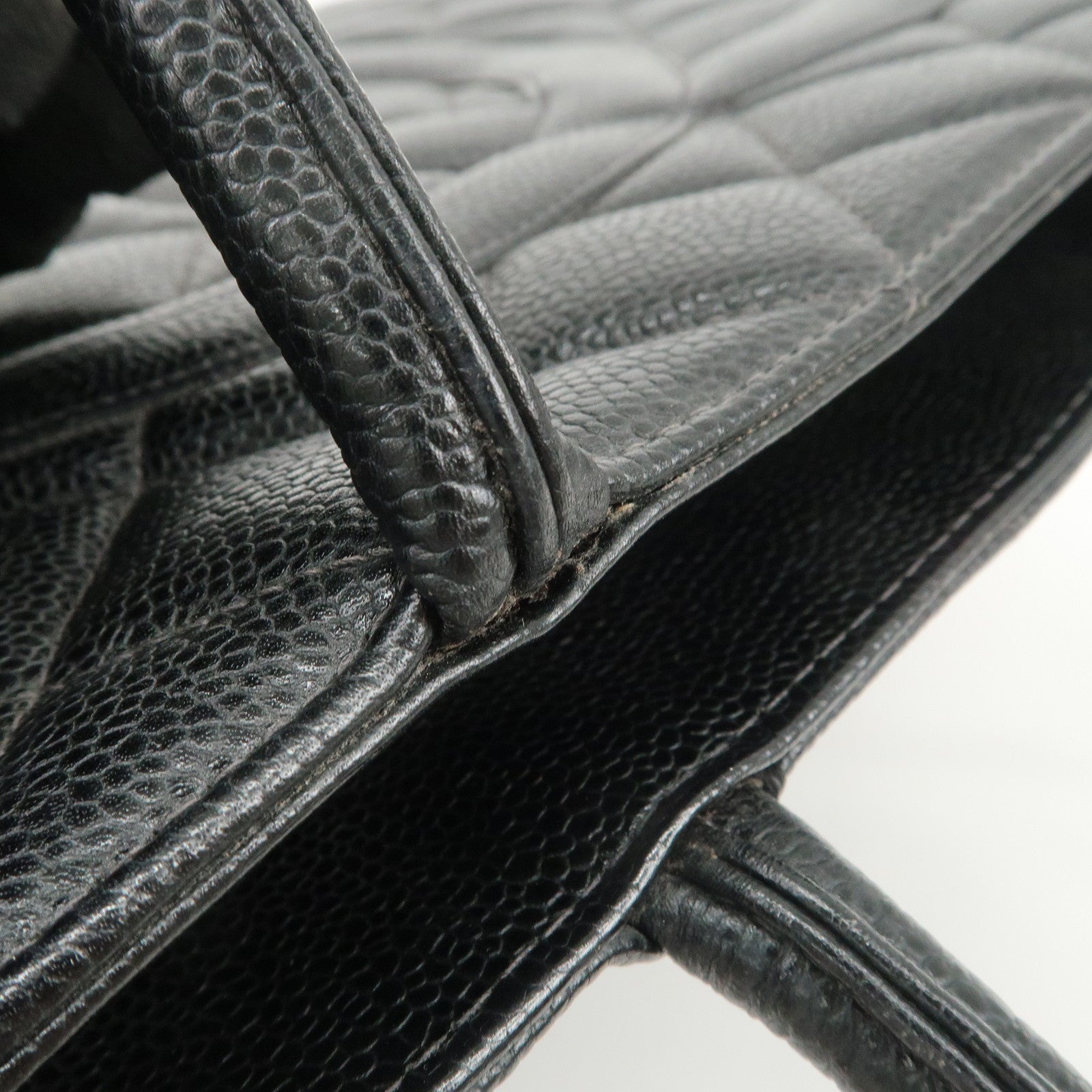 CHANEL Matelasse Caviarskin Medallion Tote Bag Hand Bag A01804