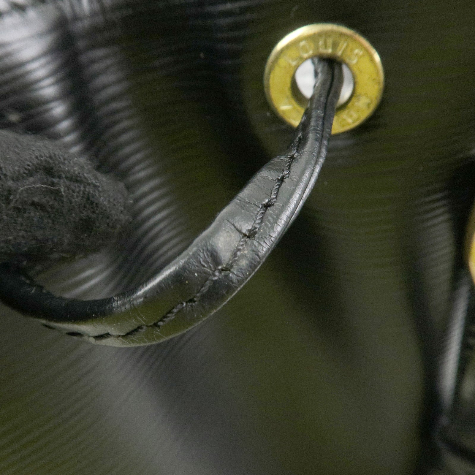 Louis Vuitton Epi Petit Noe Shoulder Bag Noir Black M44102