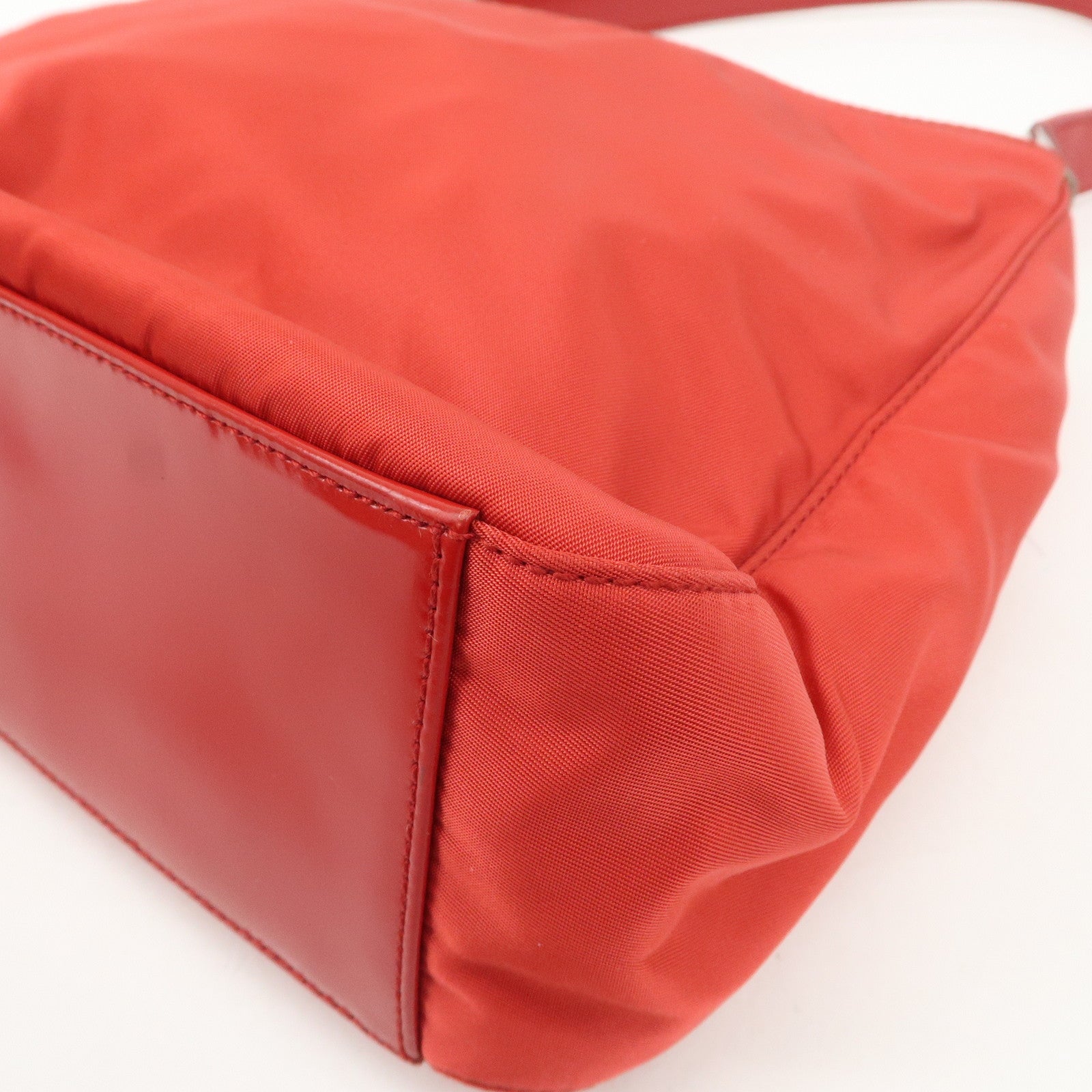 PRADA Nylon Patent Leather Shoulder Bag Red B8844
