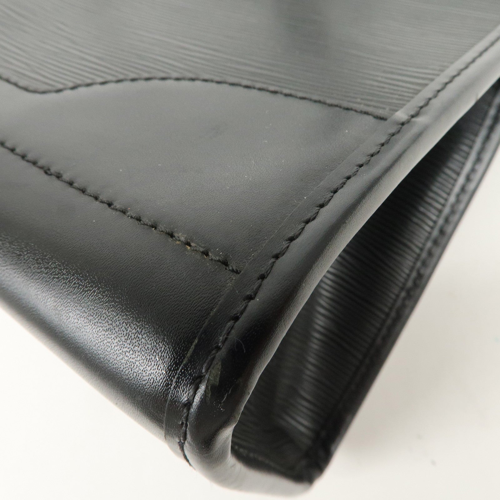 Louis Vuitton Epi Leather Madeleine PM Hand Bag Noir Black M59332