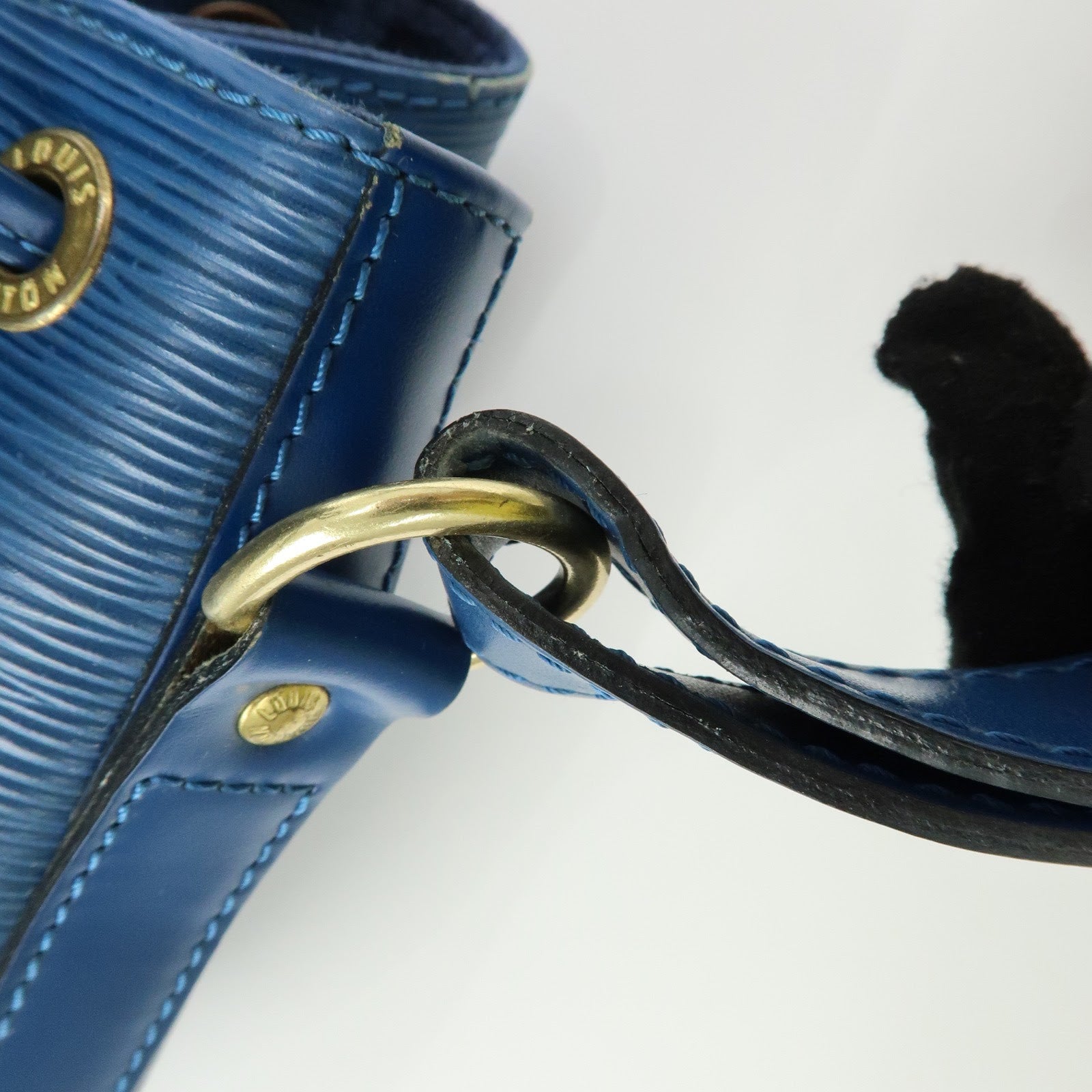 Louis Vuitton Epi Noe Leather Shoulder Bag Toledo Blue M44005